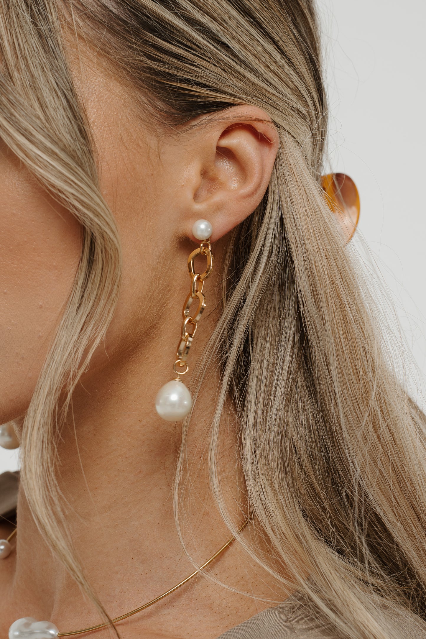 Petra Chain Pearl Drop Earrings In Gold