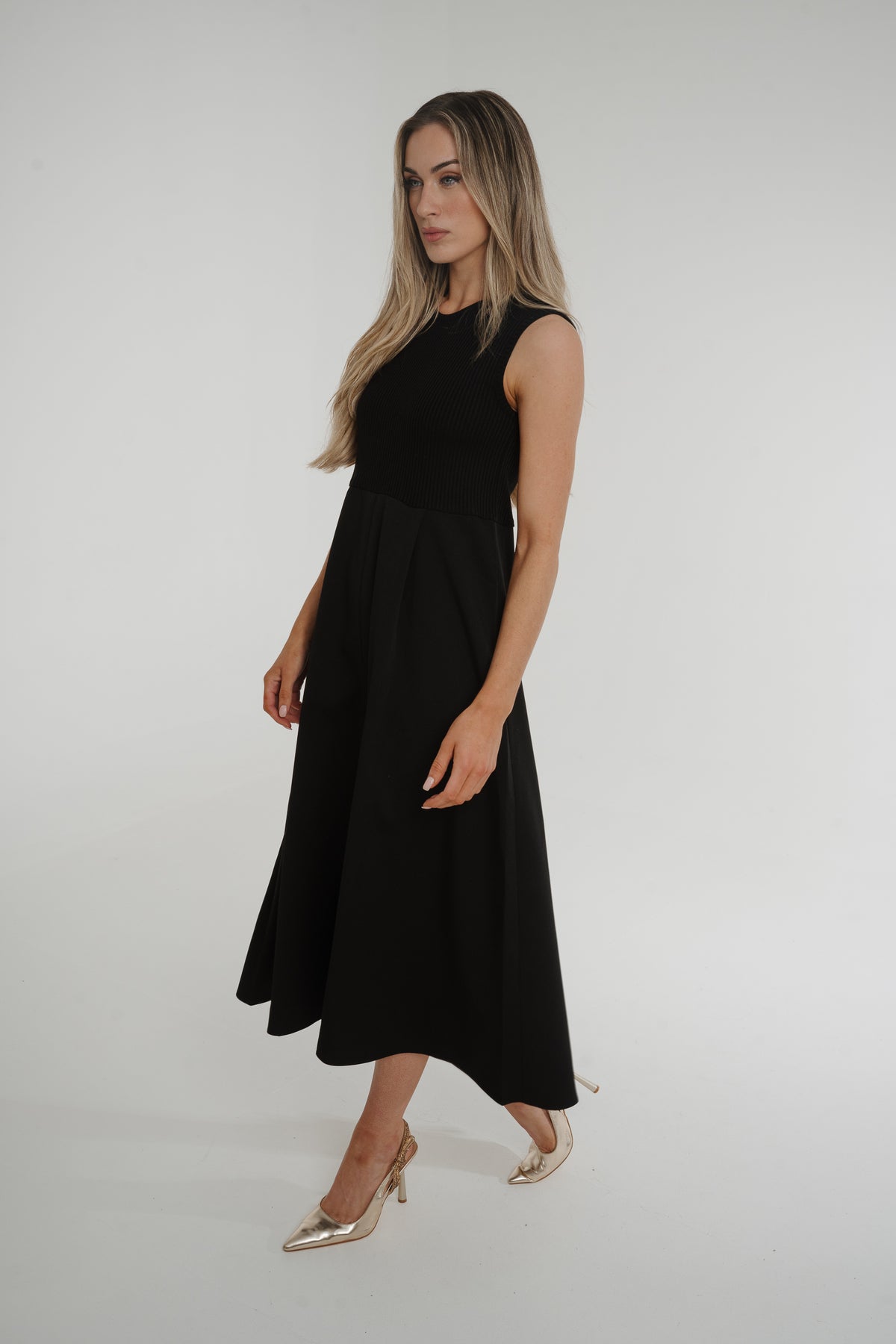 Jasmine Sleeveless Midi Dress In Black