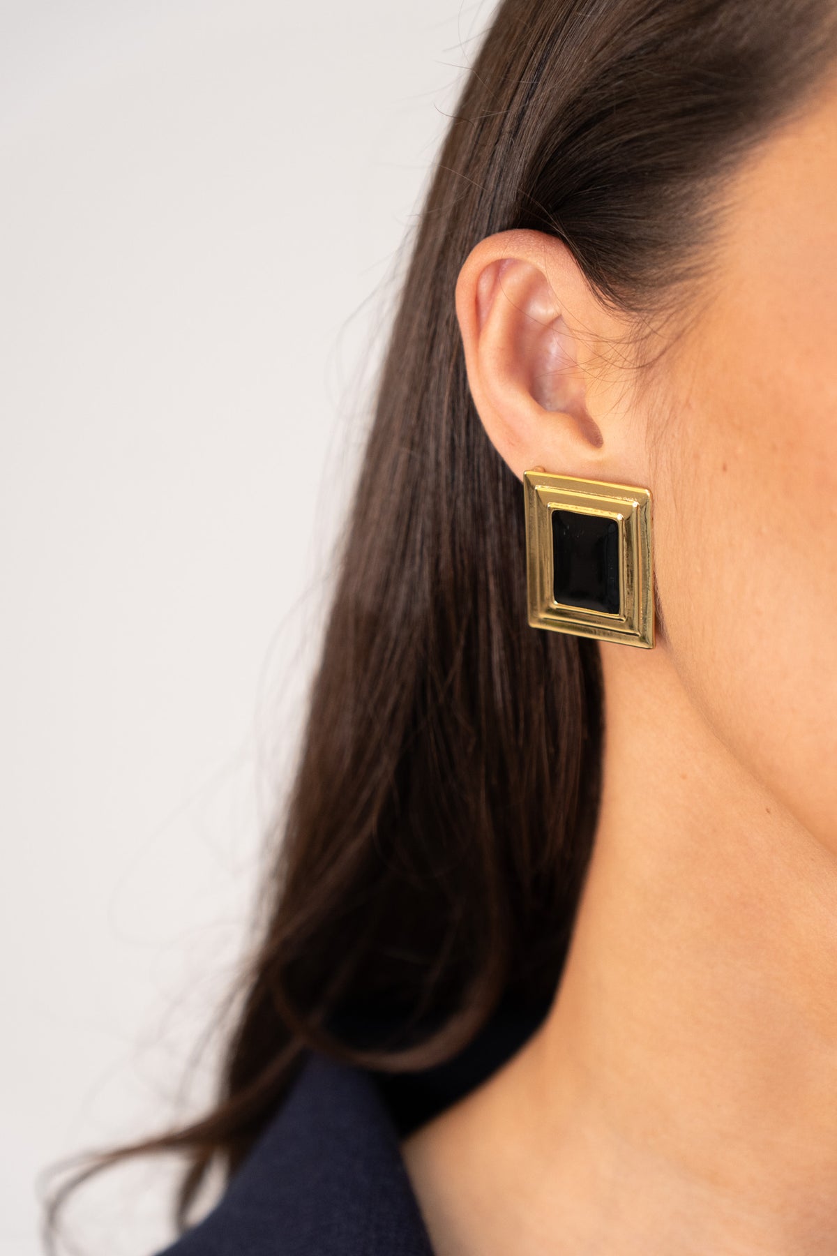 Olive Rectangle Earring In Black