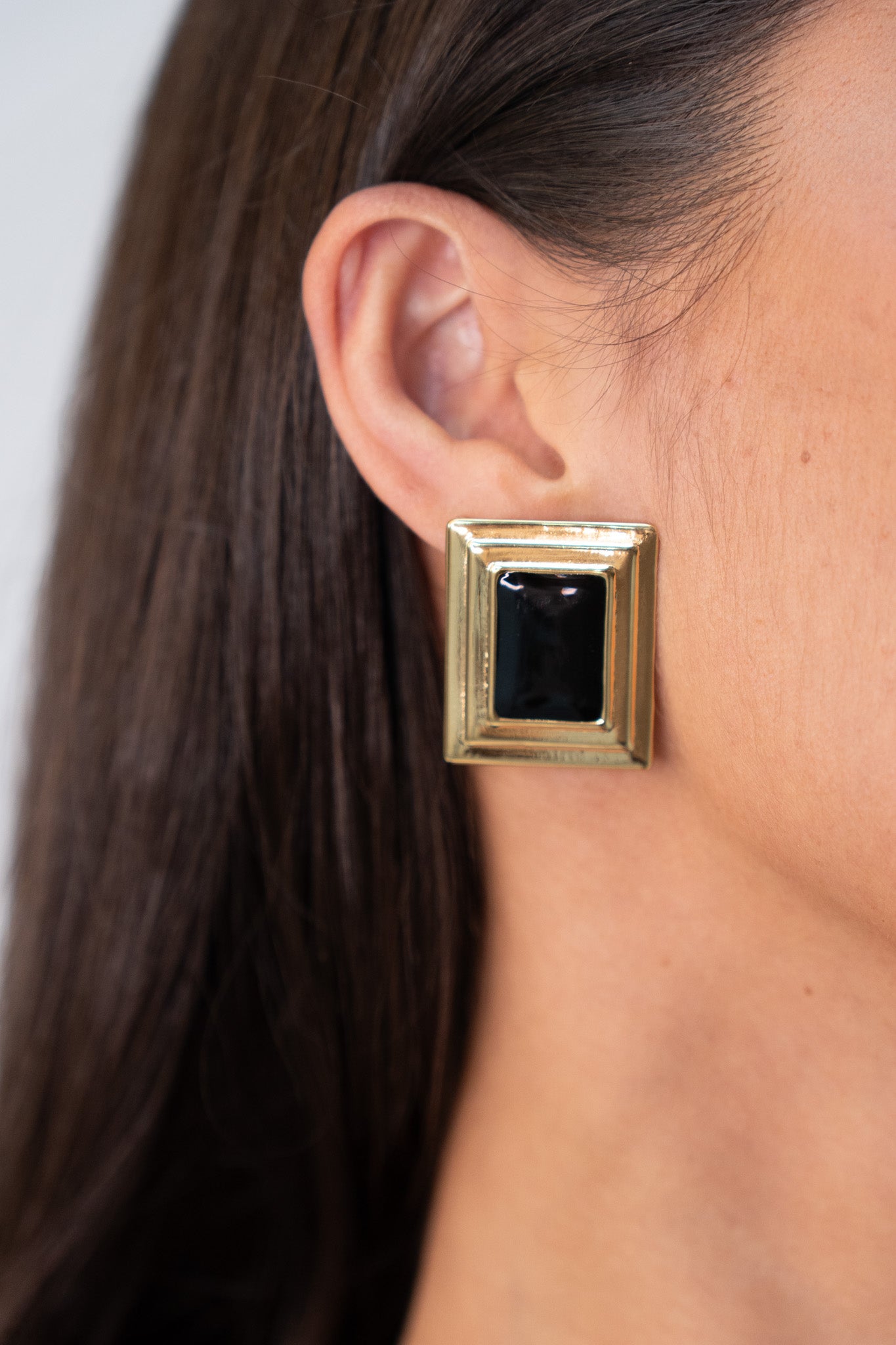 Olive Rectangle Earring In Black