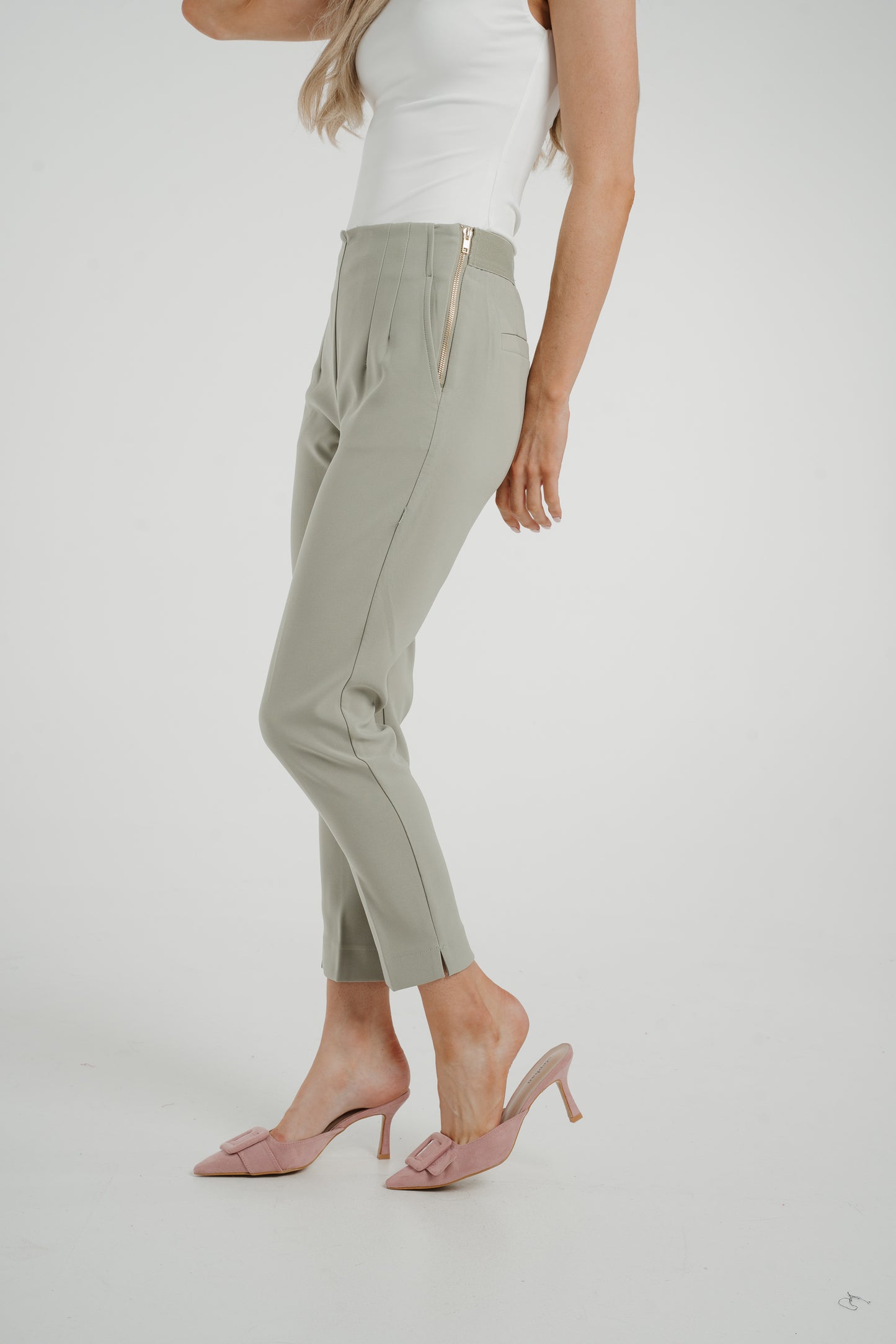 Freya Fitted Trouser In Sage