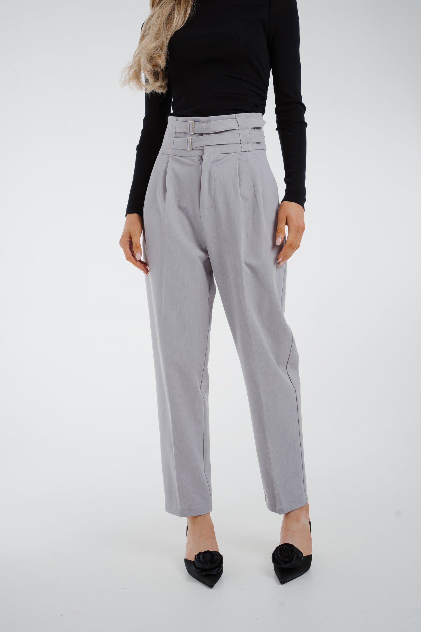 Holly Tapered Trousers In Grey