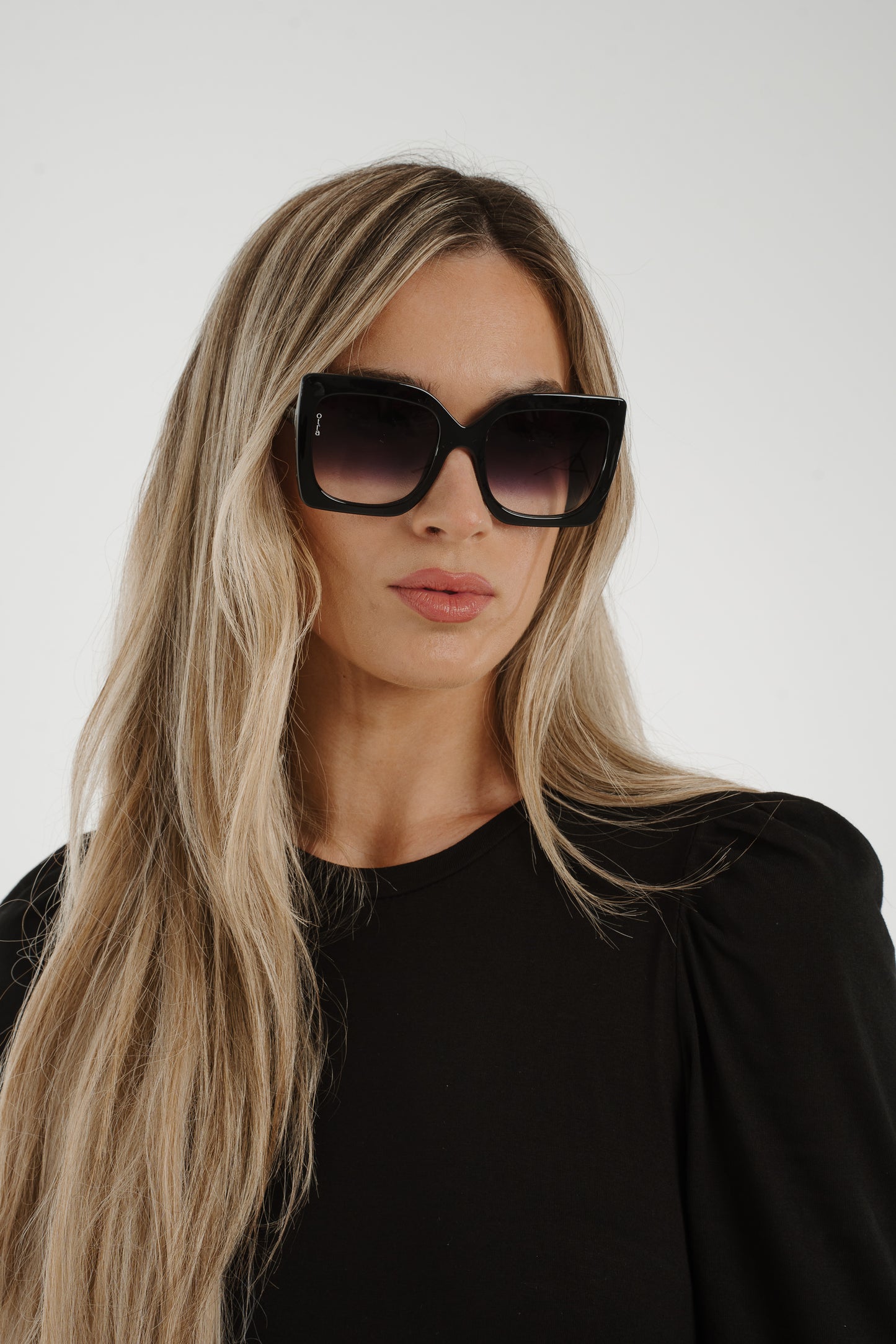 Olivia Square Sunglasses In Black