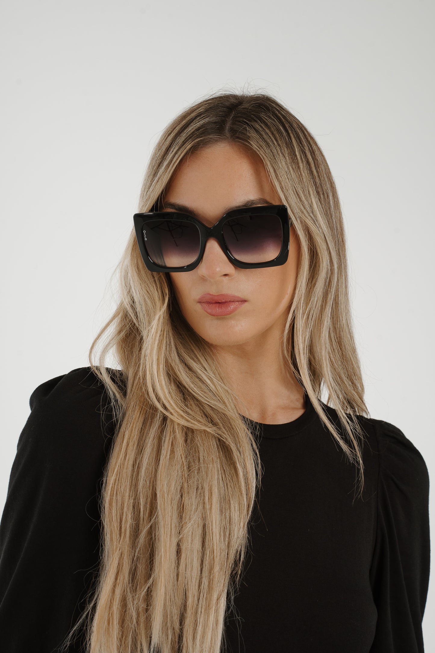 Olivia Square Sunglasses In Black