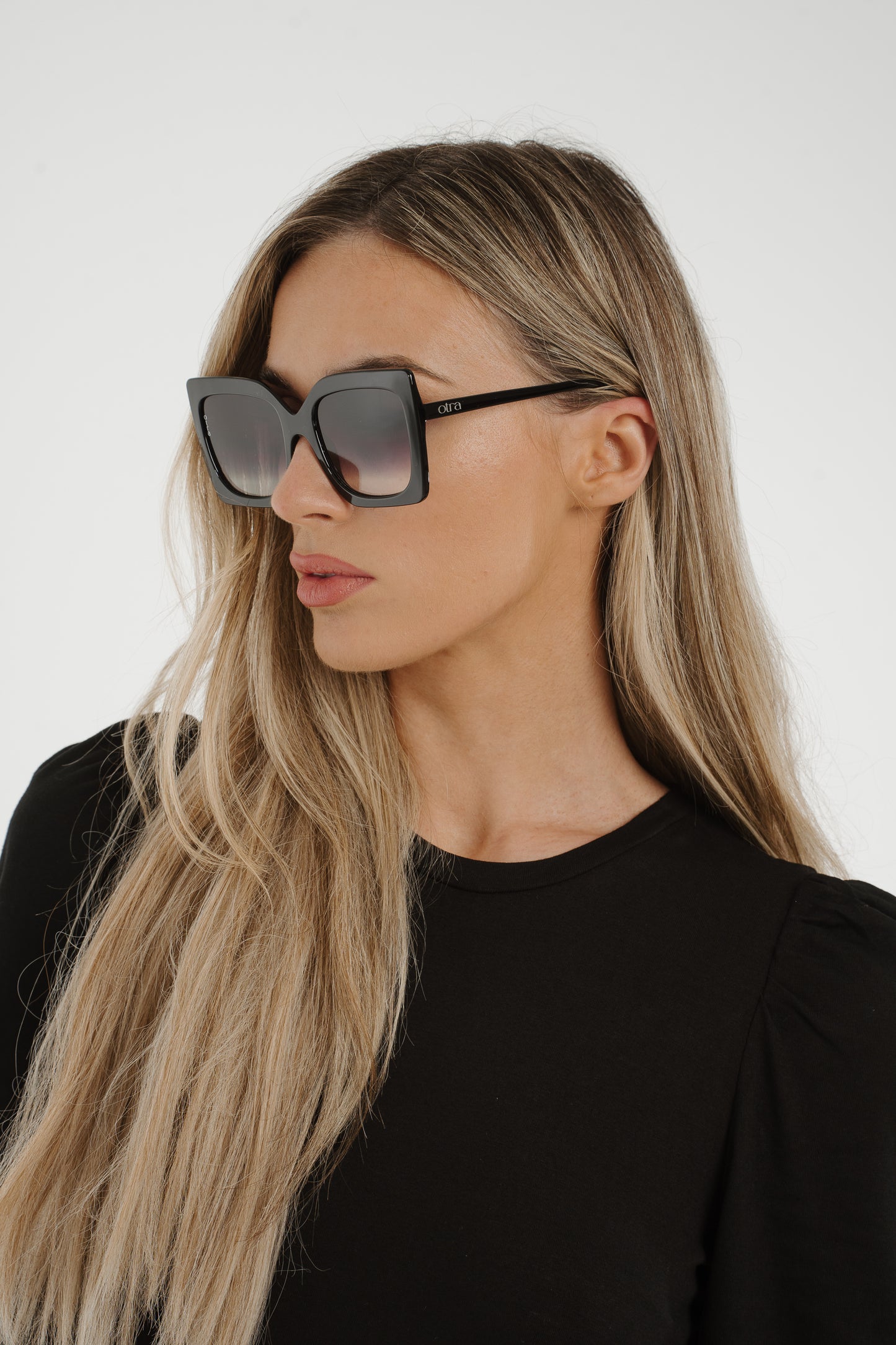 Olivia Square Sunglasses In Black