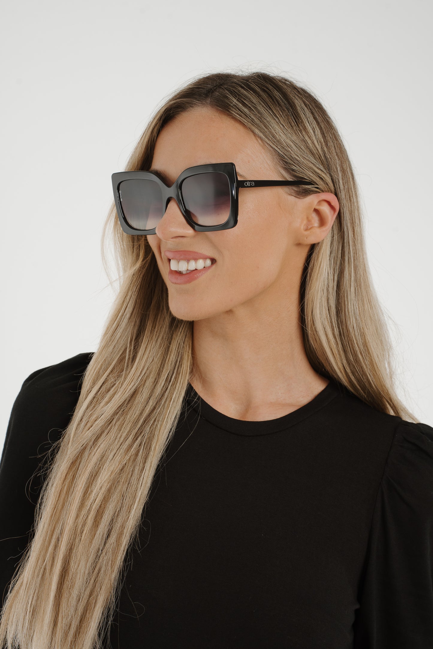 Olivia Square Sunglasses In Black