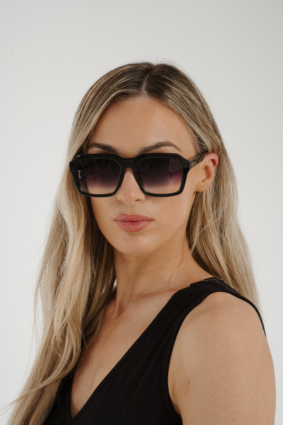 Olivia Chunky Square Sunglasses In Black