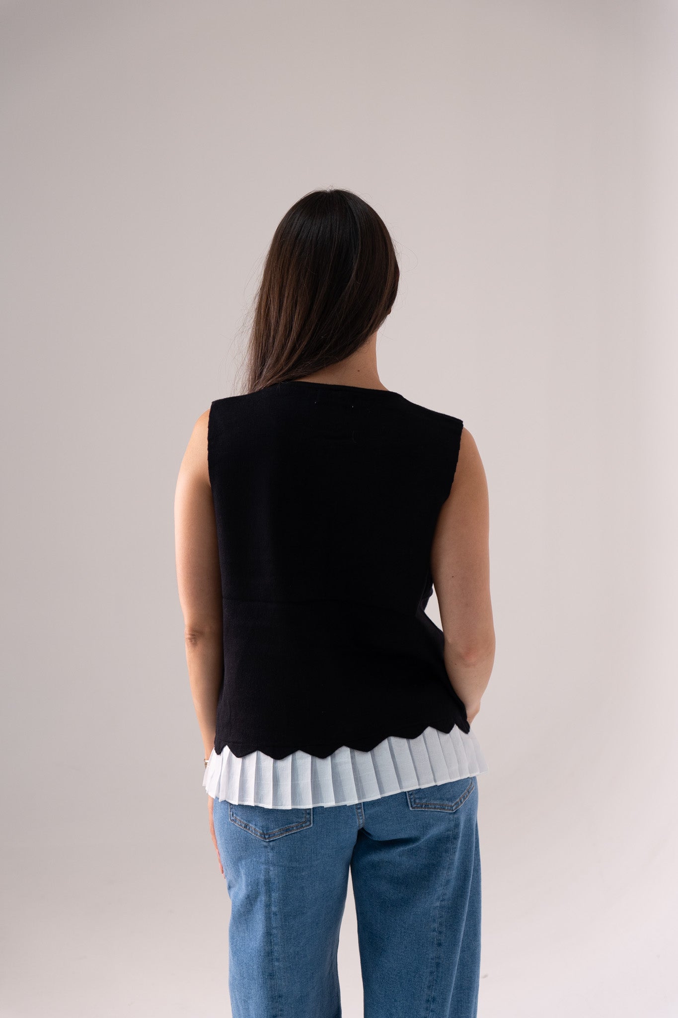 Ella Pleat Trim Waistcoat In Black