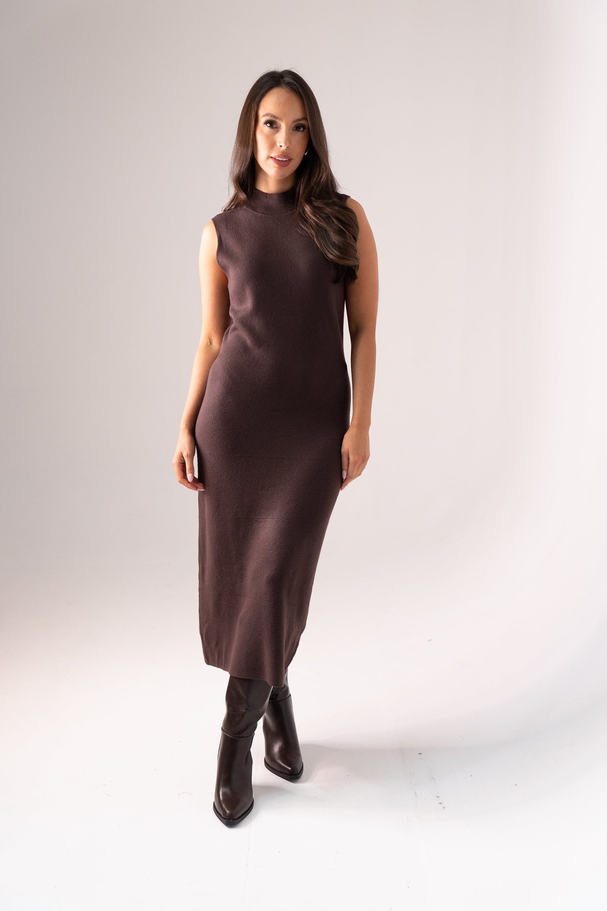 Ella Sleeveless Knit Dress In Chocolate