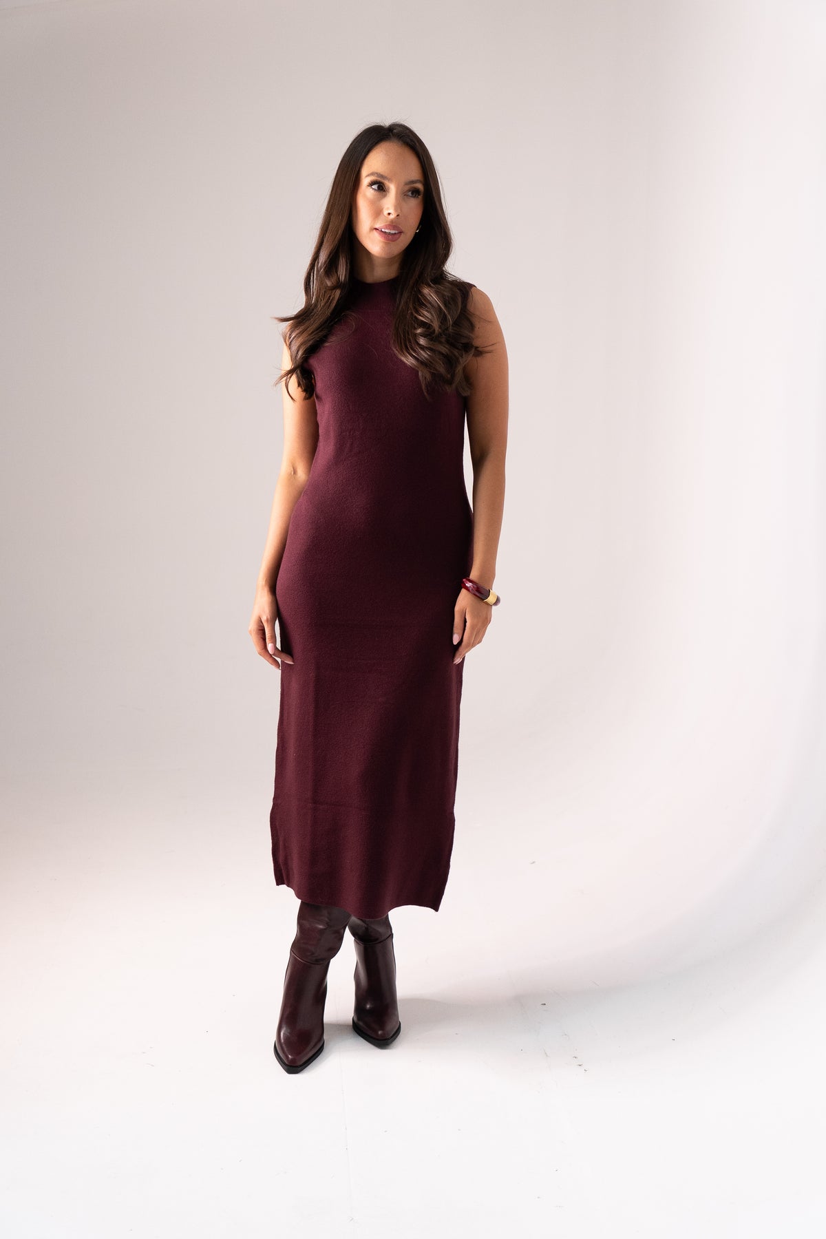 Ella Sleeveless Knit Dress In Wine