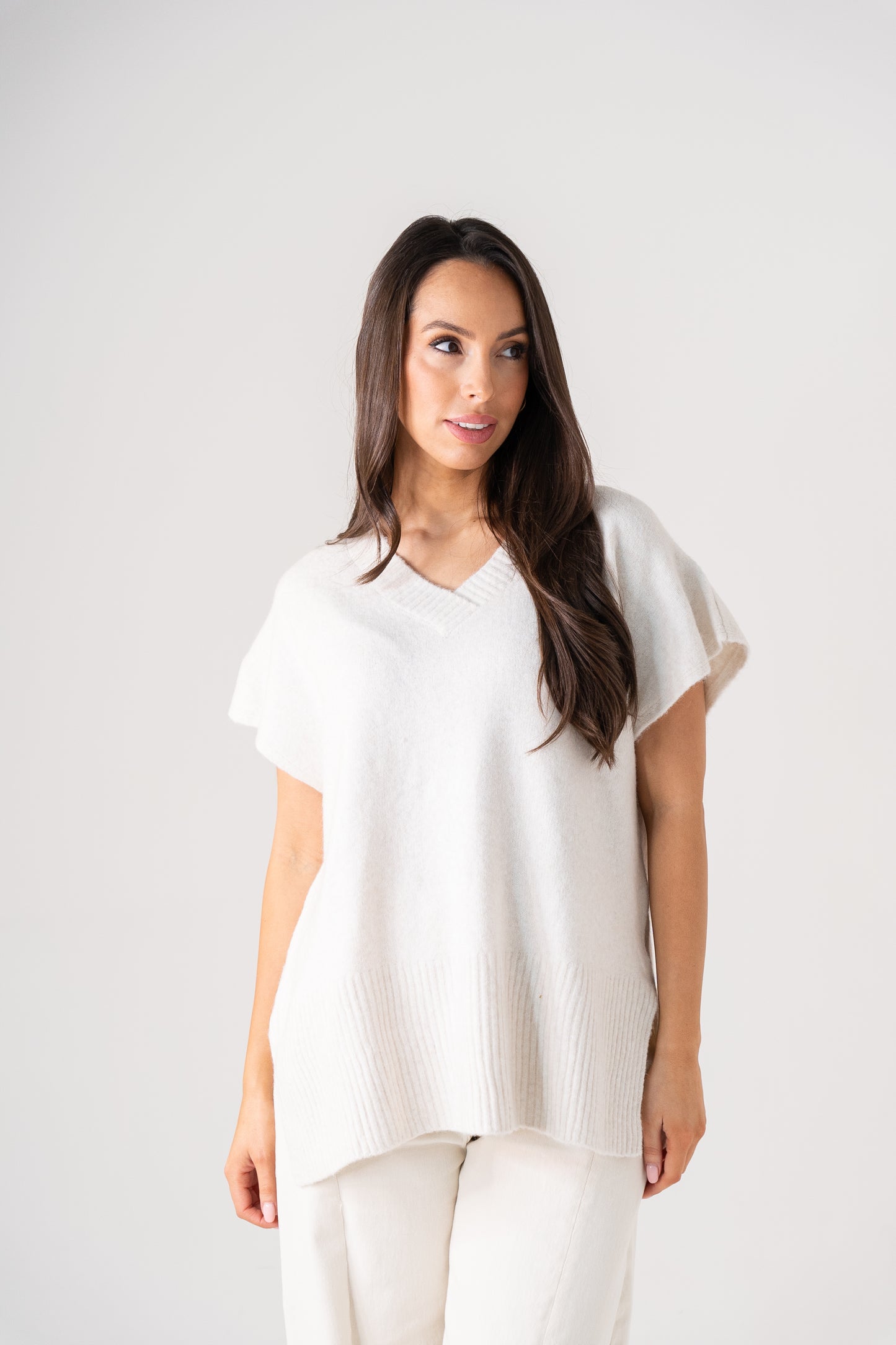 Ella V-Neck Sleeveless Jumper In Cream