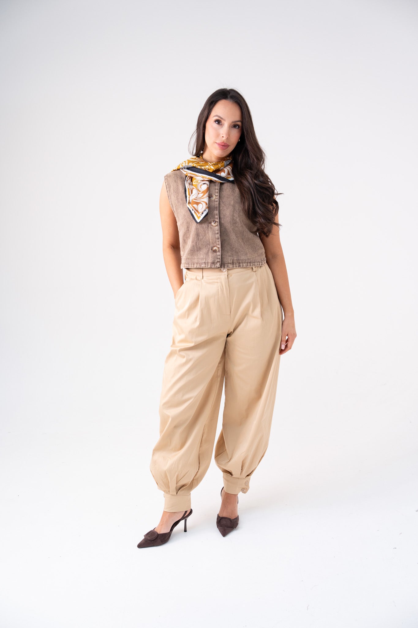 Ella Tapered Trousers In Beige
