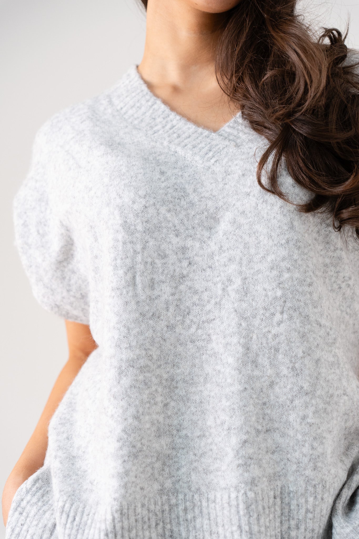 Ella V-Neck Sleeveless Jumper In Light Grey