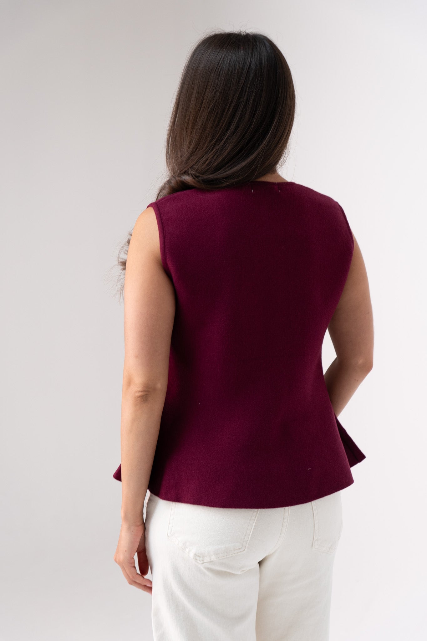 Ella Knit Waistcoat In Bordeaux