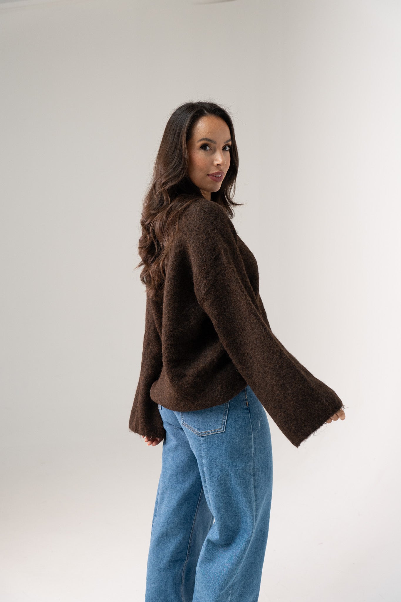 Elsa Round Neck Jumper In Coffee