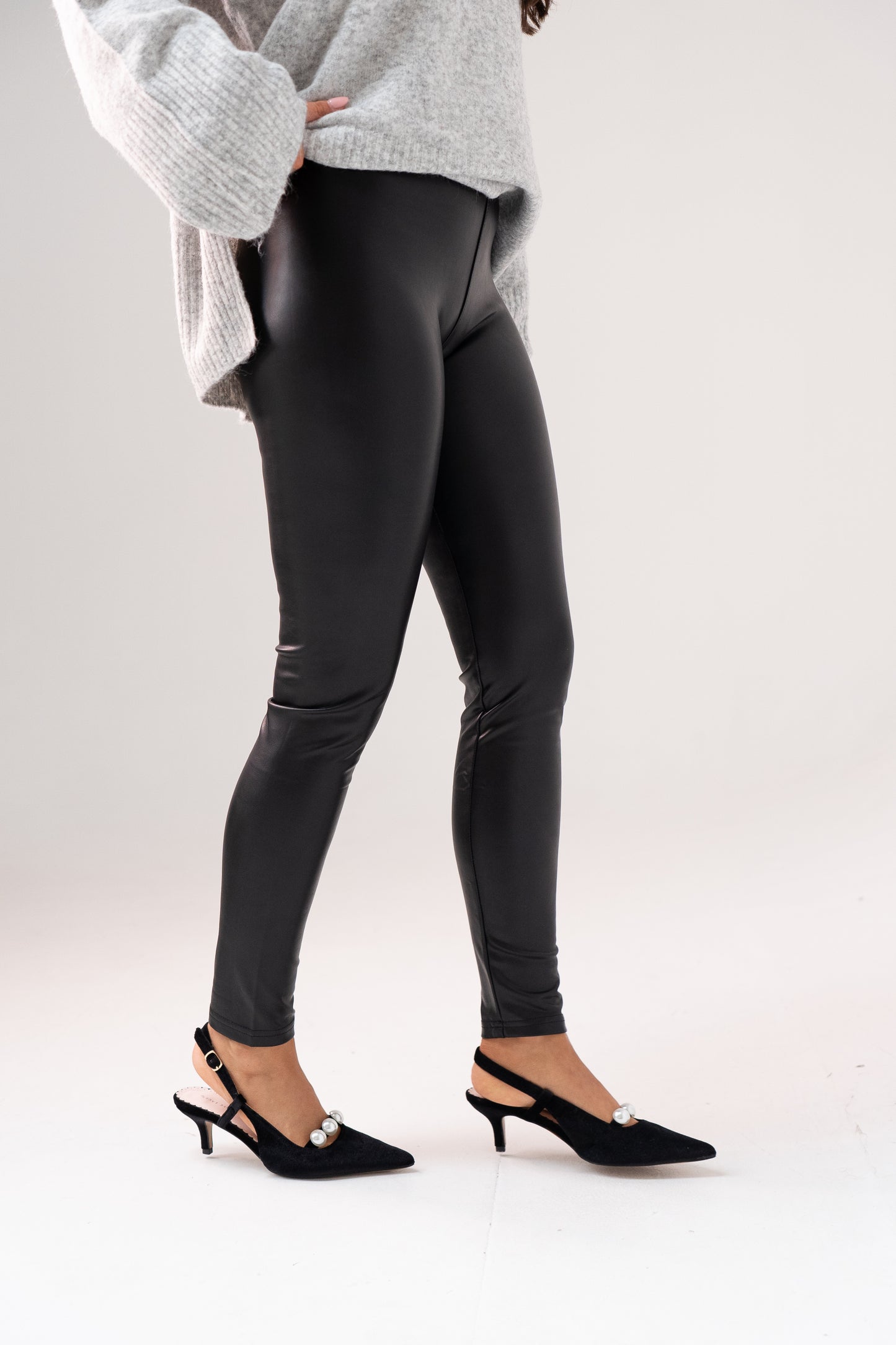 Freya Leather Look Leggings In Black