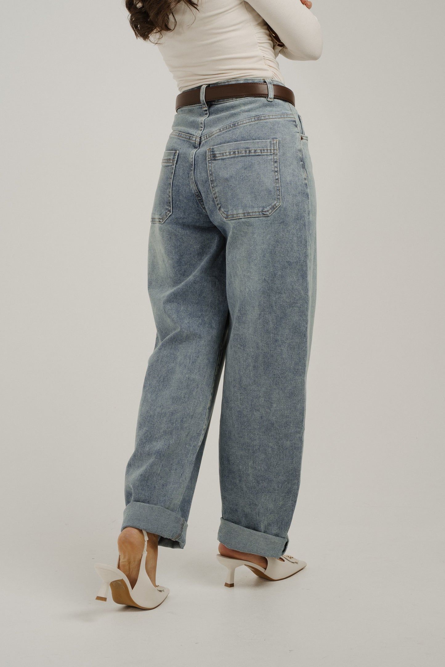 Freya Wide Balloon Jeans in Denim Wash