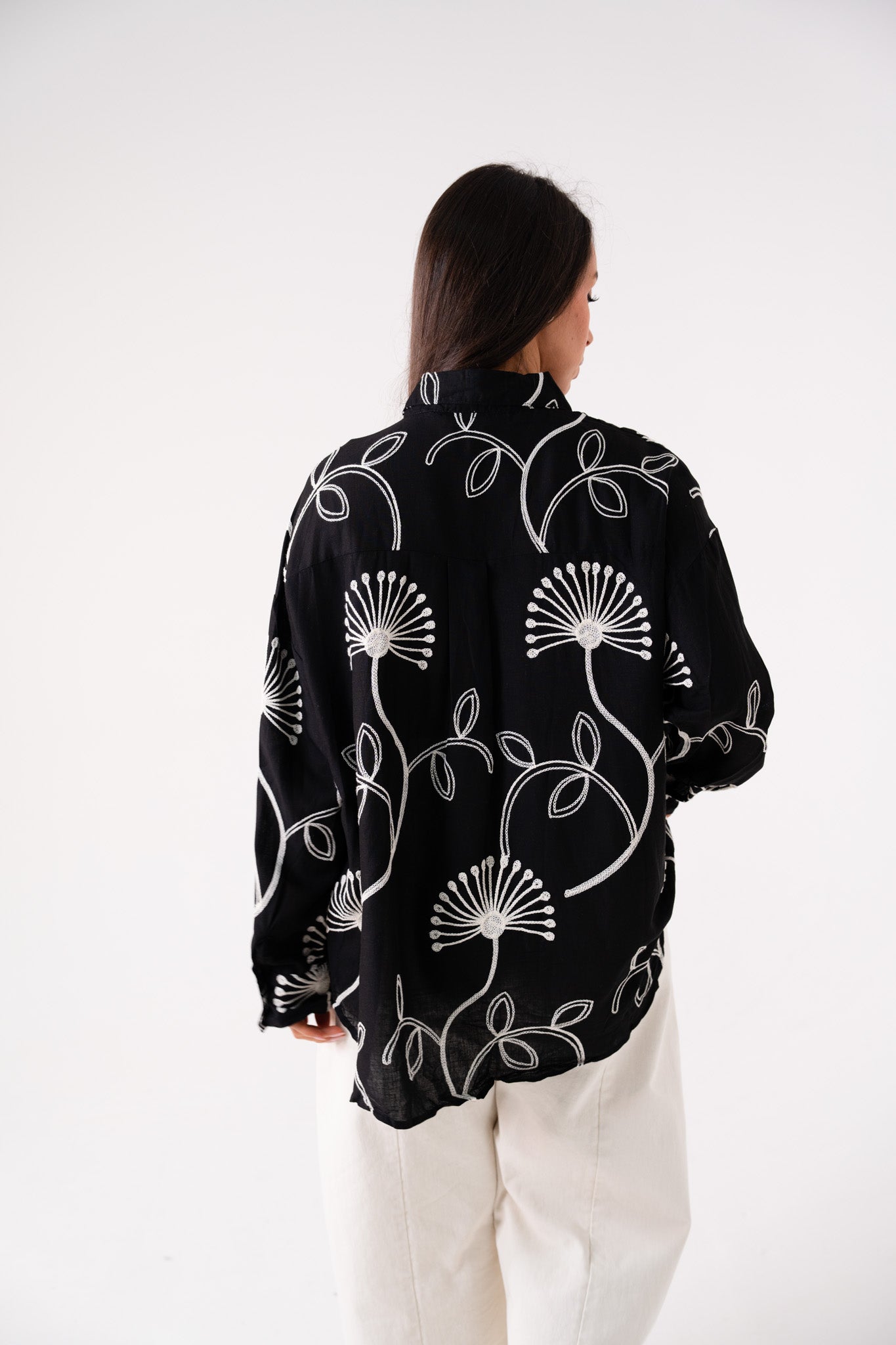 Hayley Floral Embroidered Shirt In Black