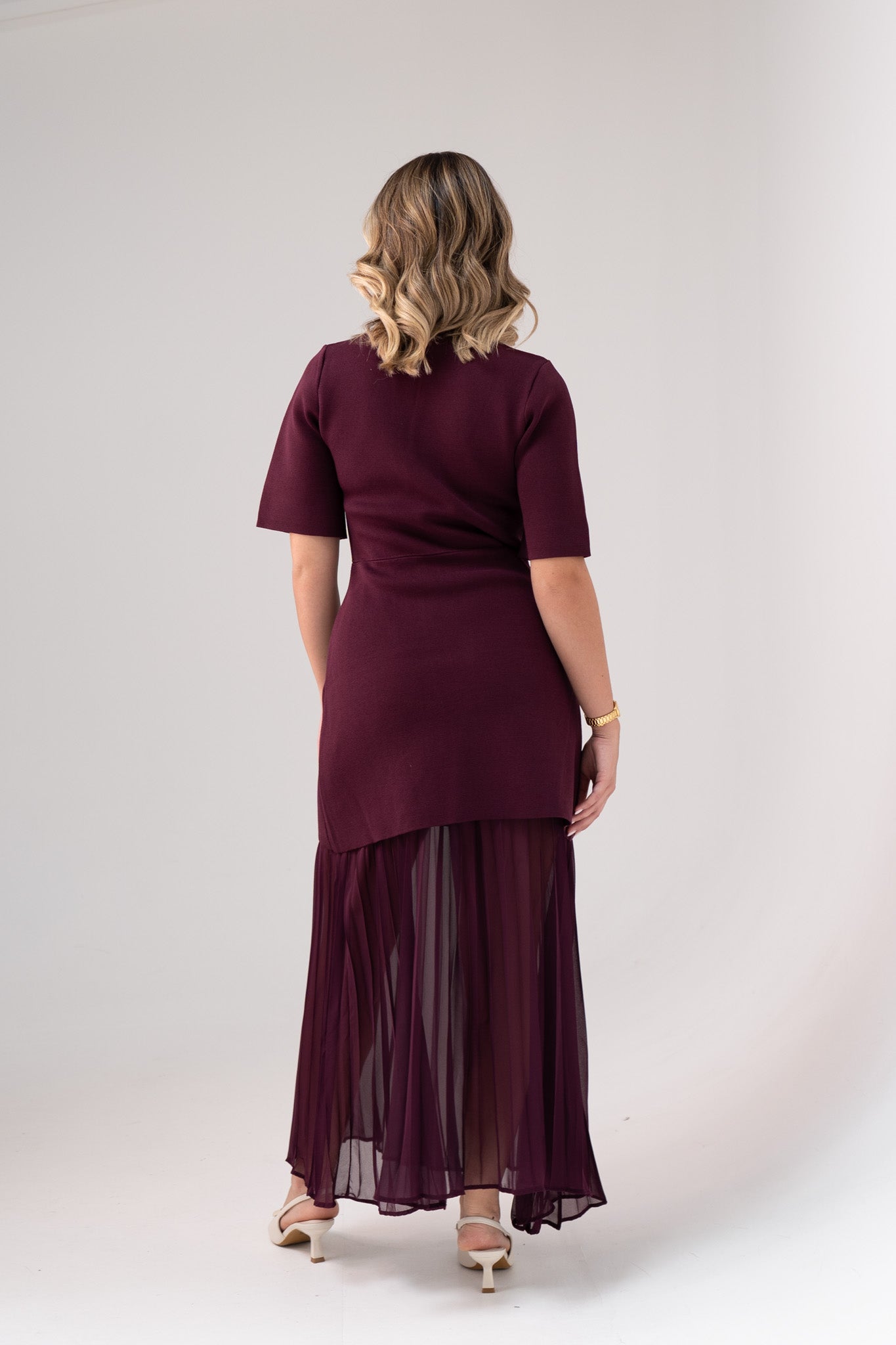 Holly Pleated Contrast Dress In Bordeaux