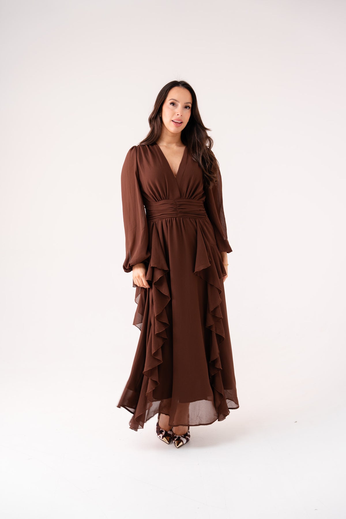 Holly Ruched Detail Ruffle Dress In Coffee