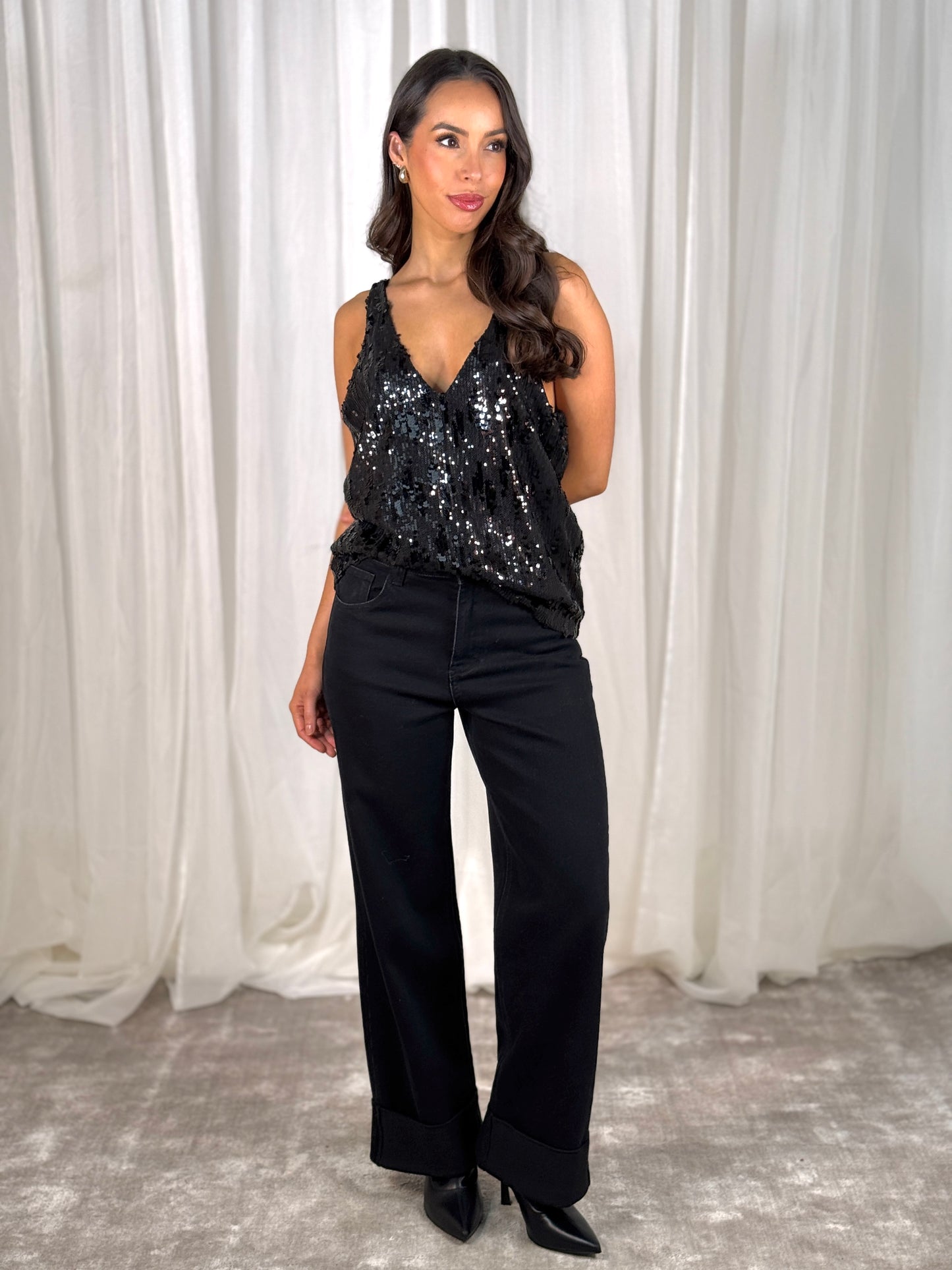 Kendra Sleeveless Sequin Top In Black