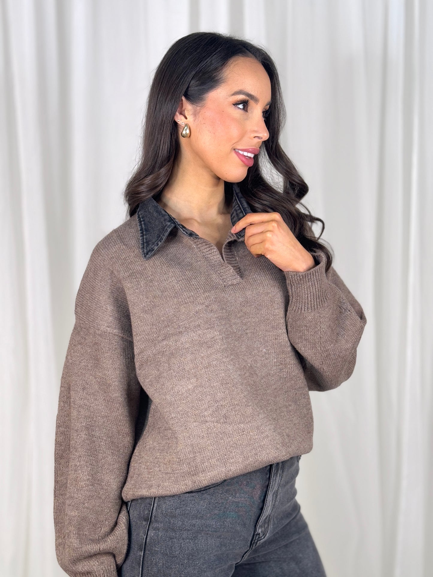 Kendra Contrast Collar Jumper In Taupe