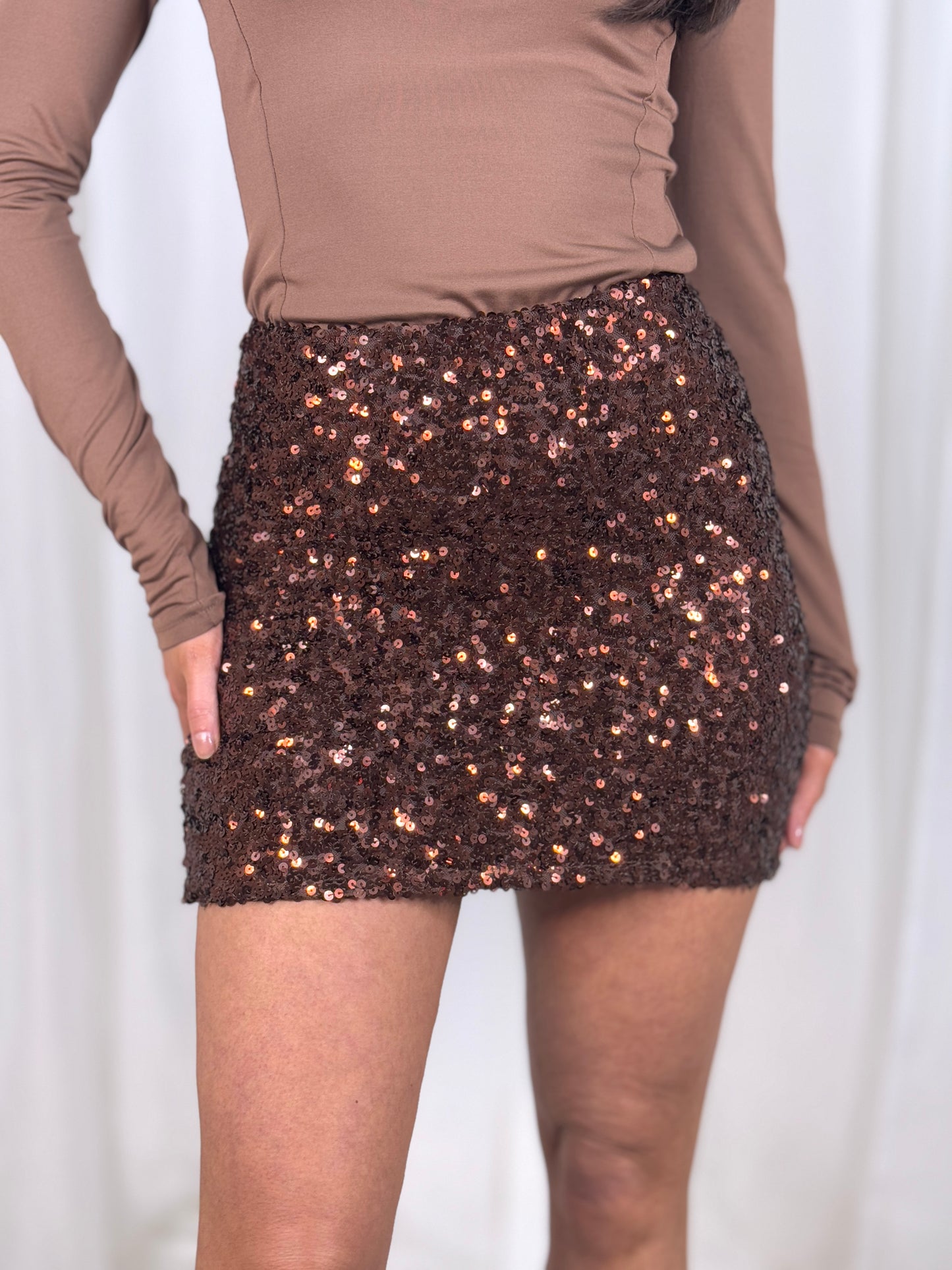 Kendra Fine Sequin Mini Skirt In Chocolate