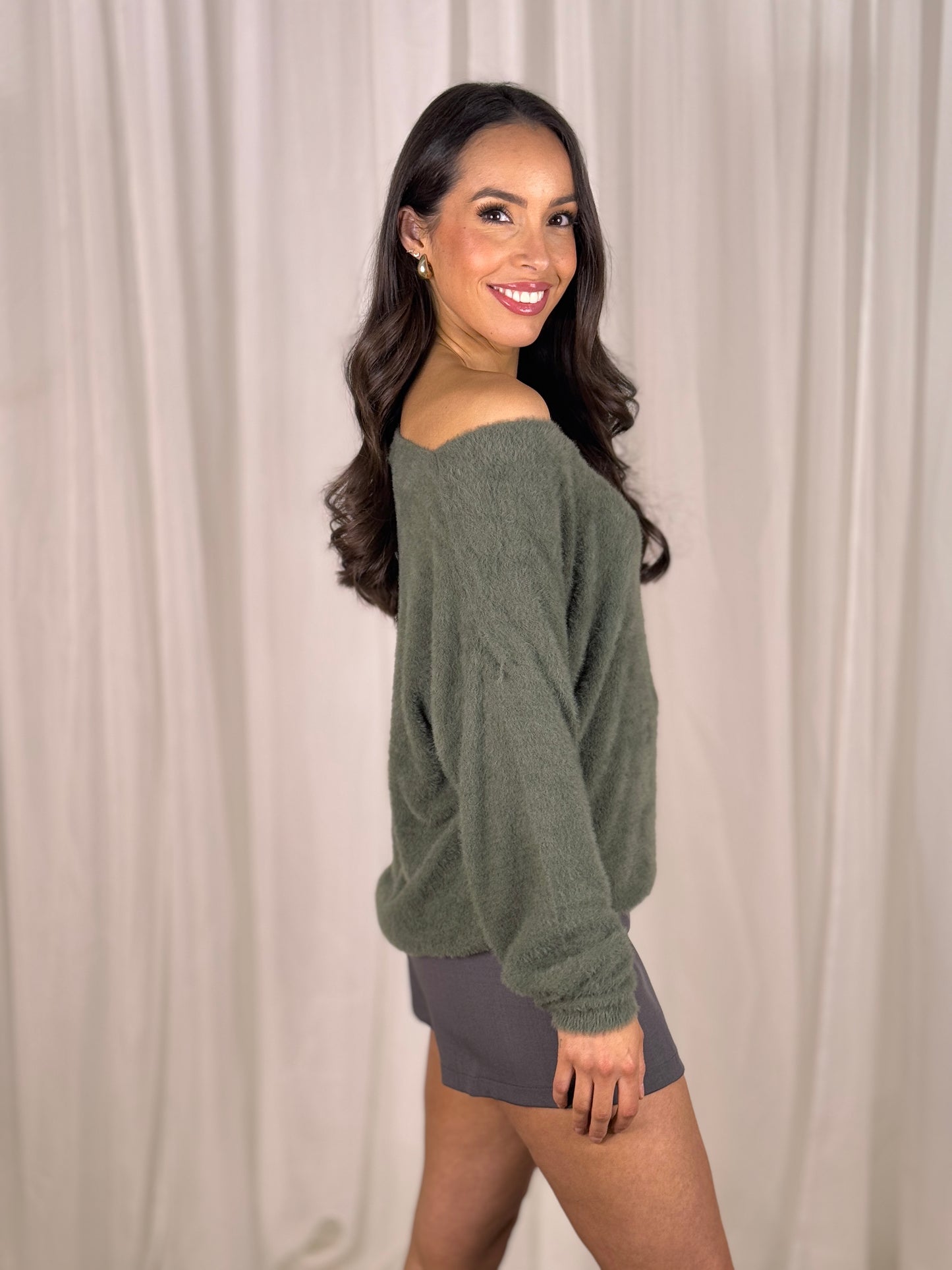 Leah V-Neck Jumper In Khaki