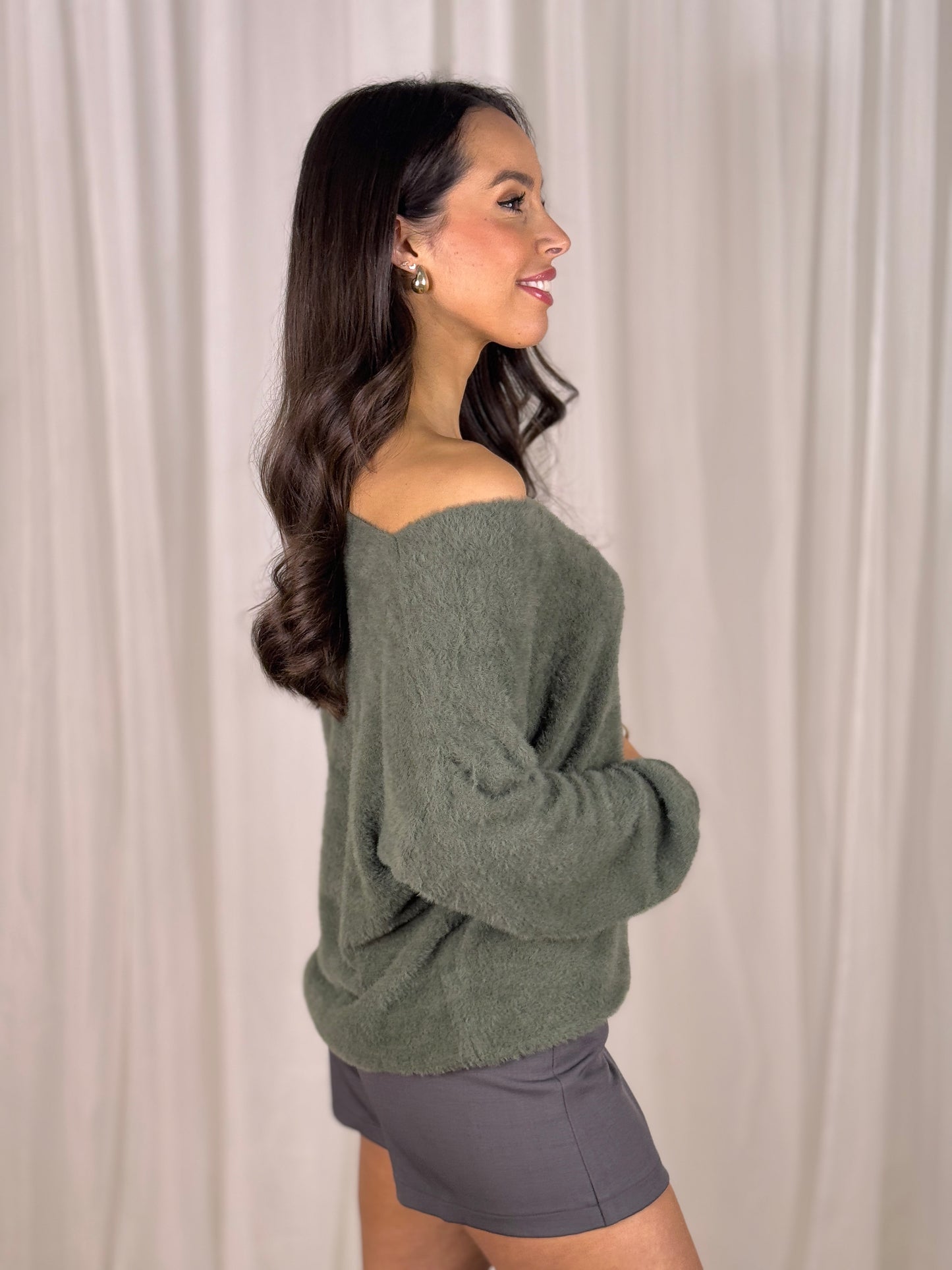 Leah V-Neck Jumper In Khaki