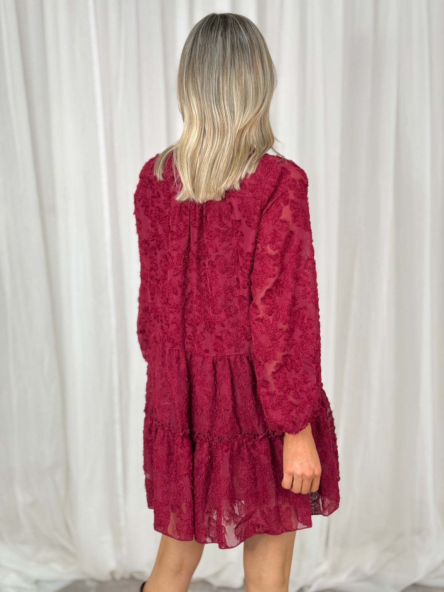 Kendra Textured Dress In Bordeaux