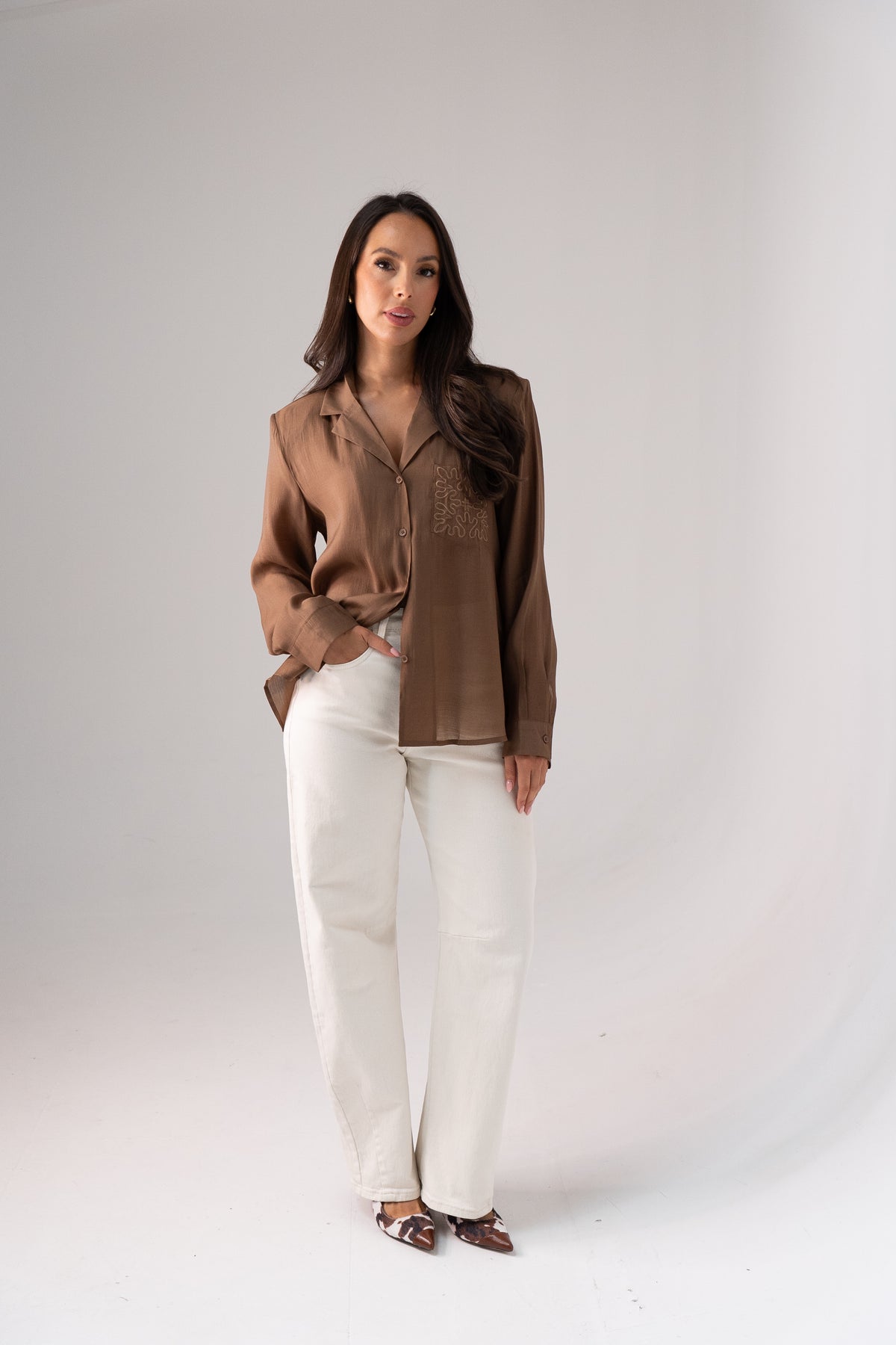 Iris Embroidered Pocket Blouse In Chocolate