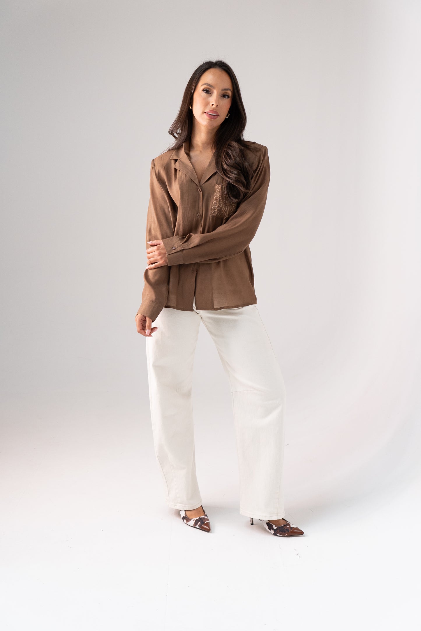 Iris Embroidered Pocket Blouse In Chocolate