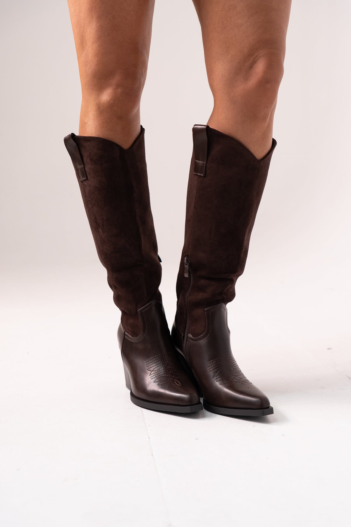 Izzy Bi Material Western Boots In Chocolate