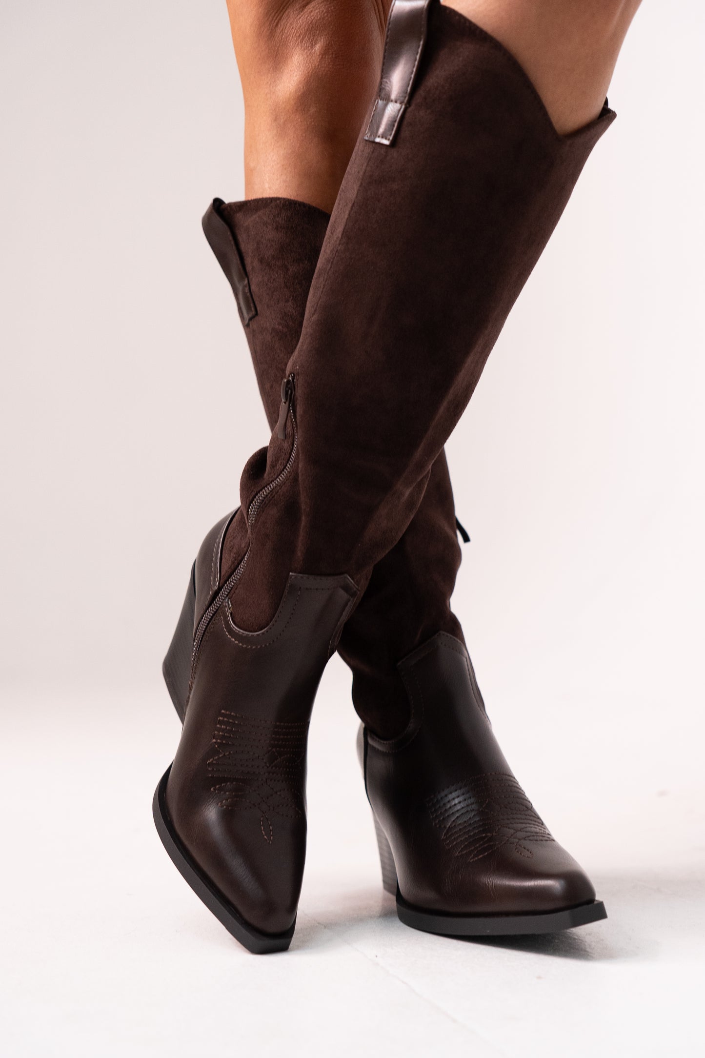 Izzy Bi Material Western Boots In Chocolate
