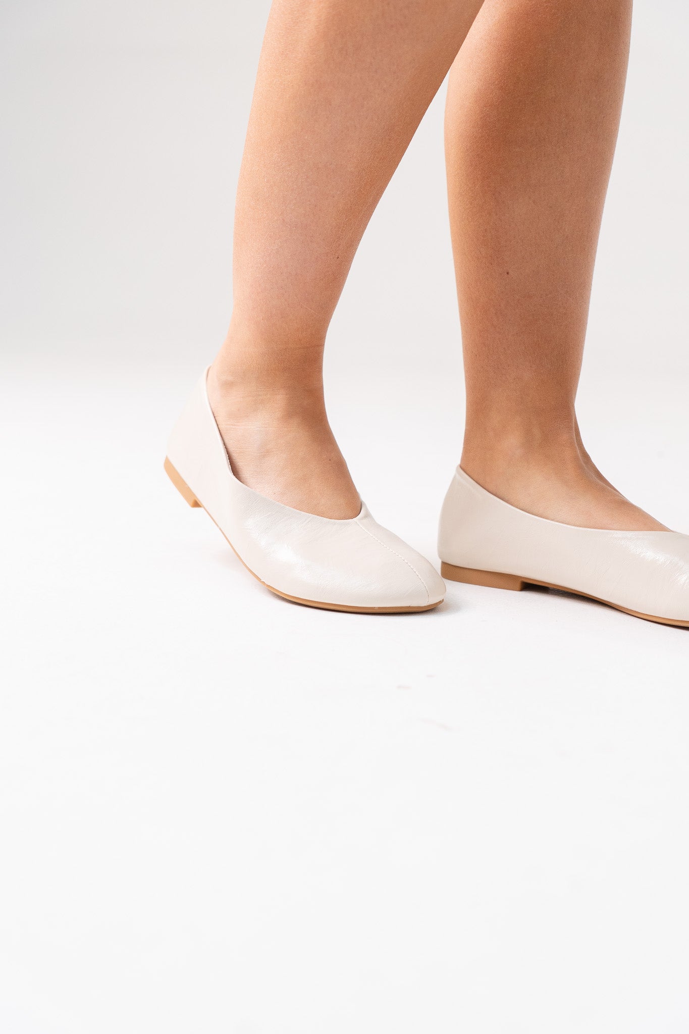 Izzy Faux Leather Pumps In Cream