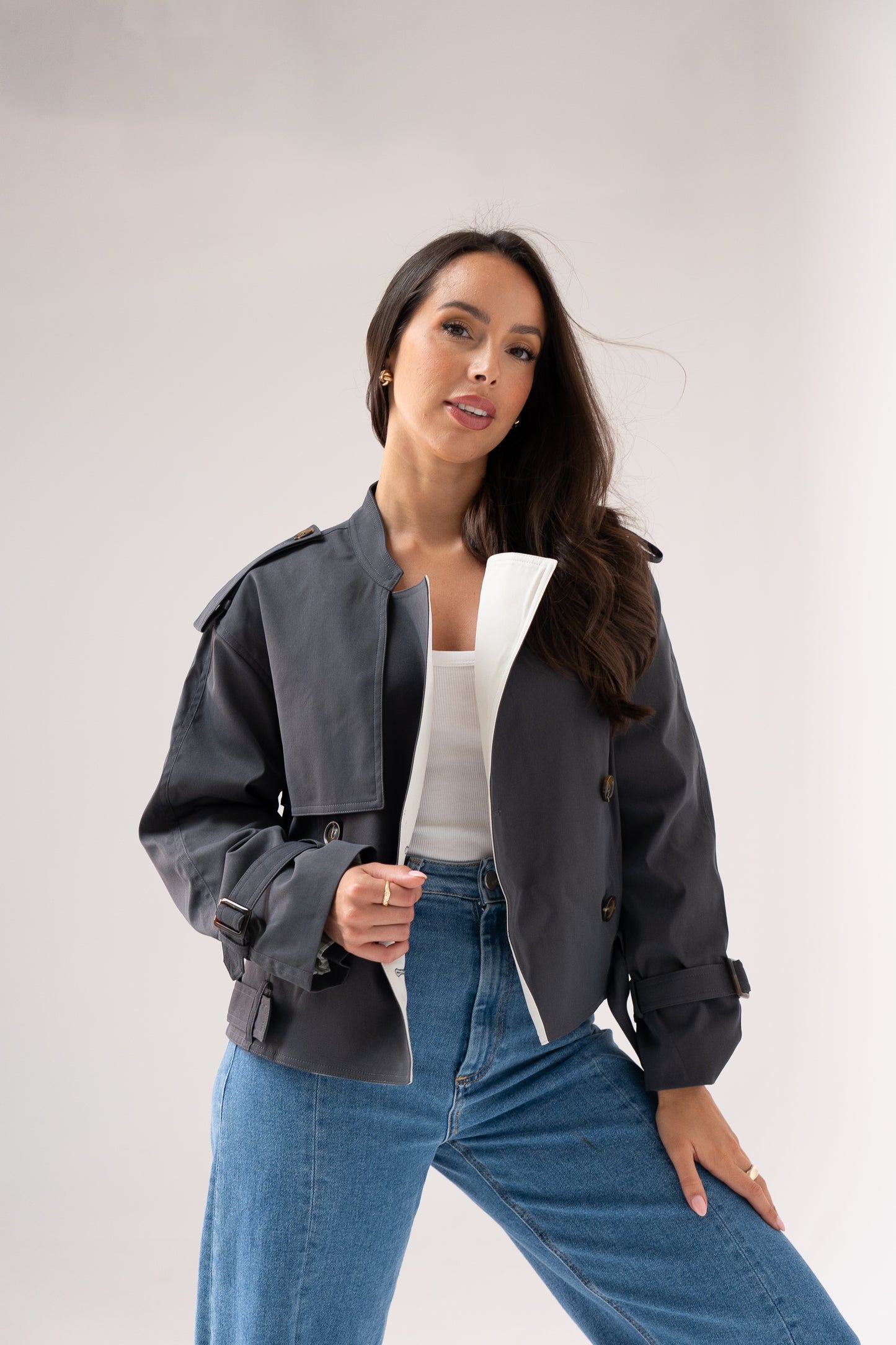 Jasmine Crop Trench Coat In Grey