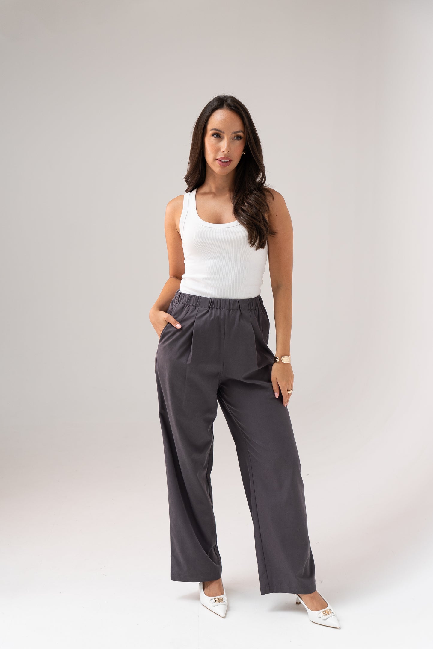 Jasmine Straight Leg Trousers In Grey