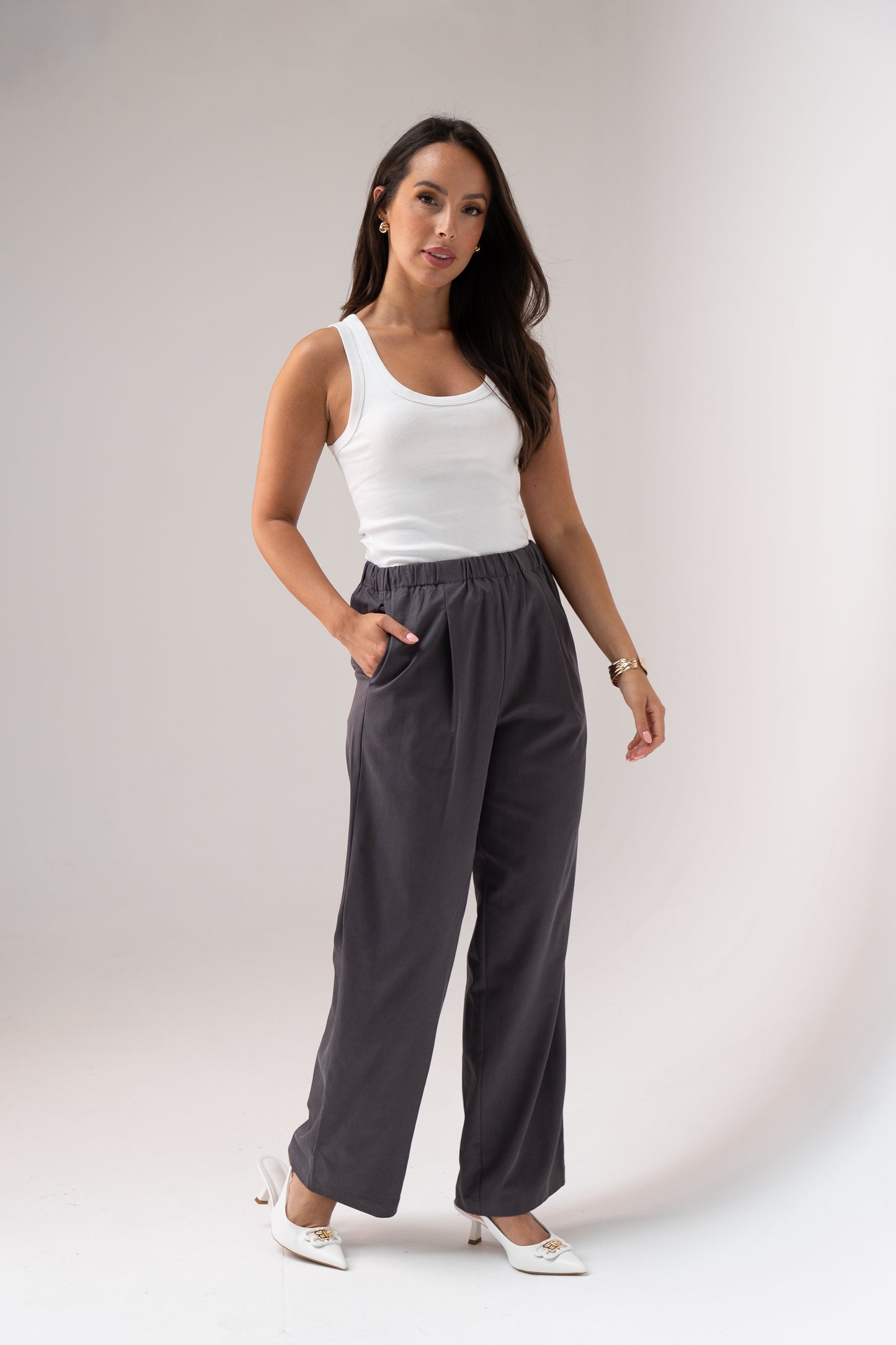 Jasmine Straight Leg Trousers In Grey