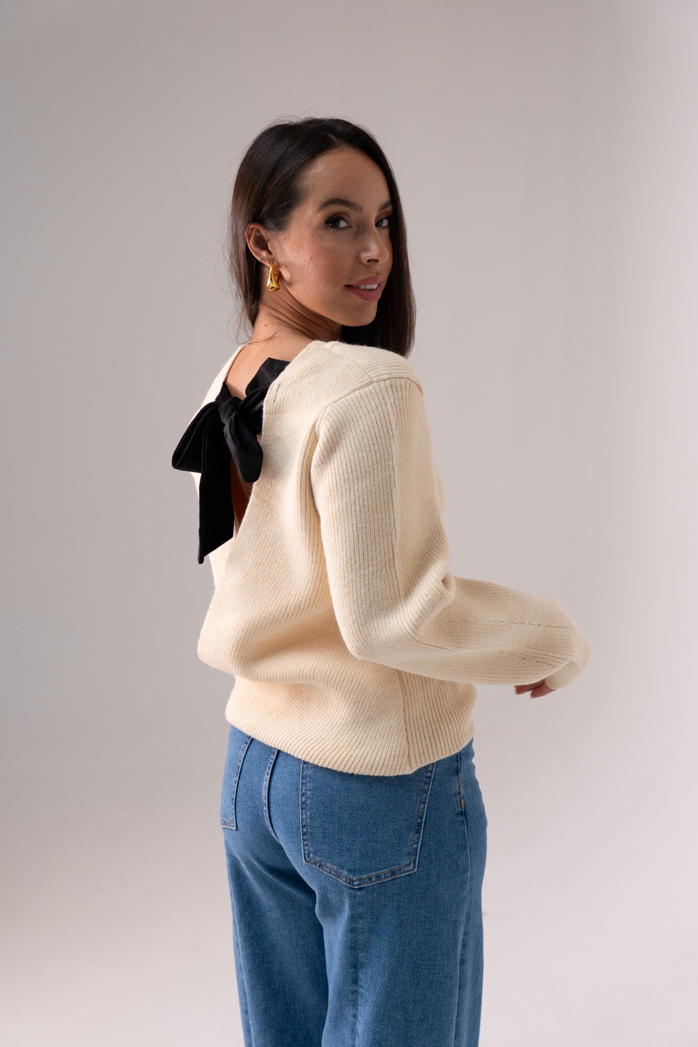 Jasmine Bow Back Jumper In Cream