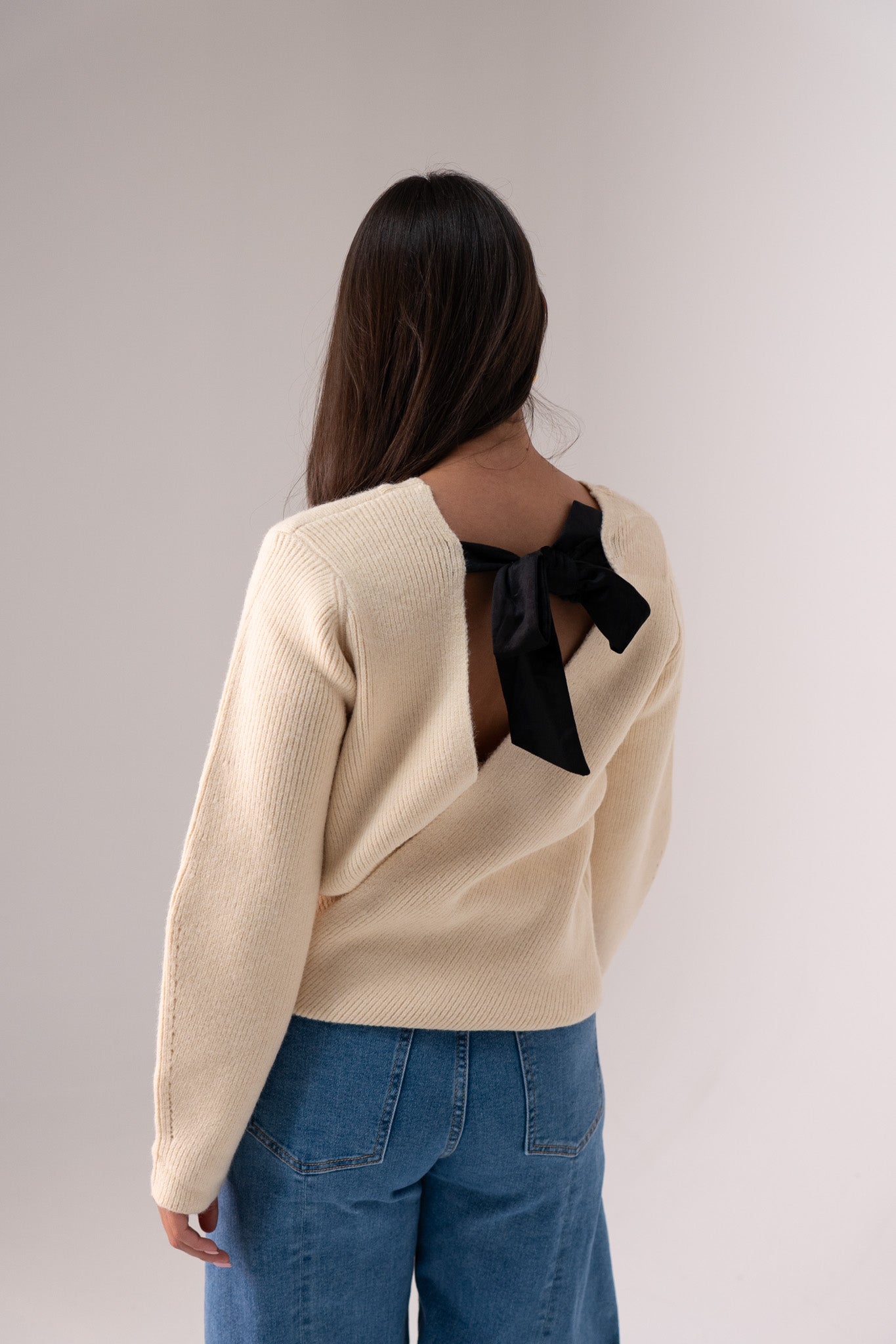 Jasmine Bow Back Jumper In Cream