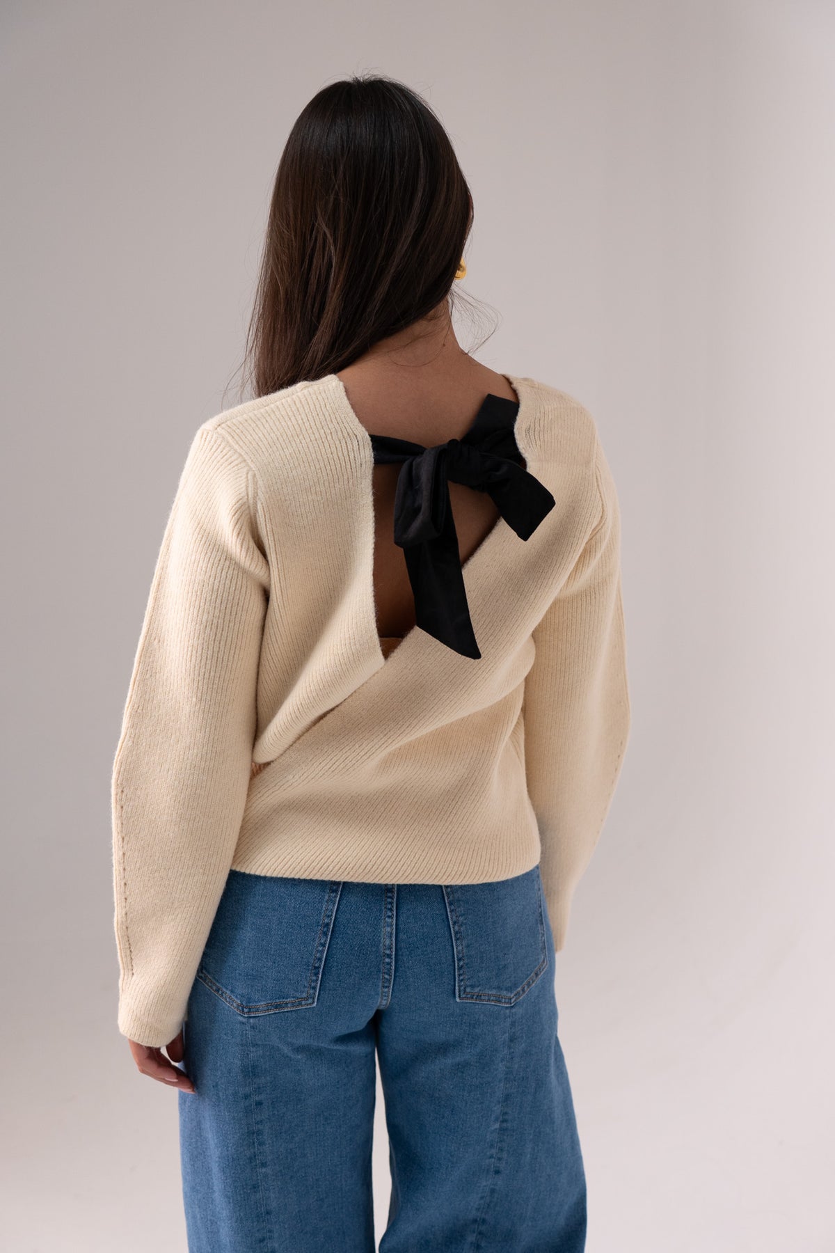 Jasmine Bow Back Jumper In Cream