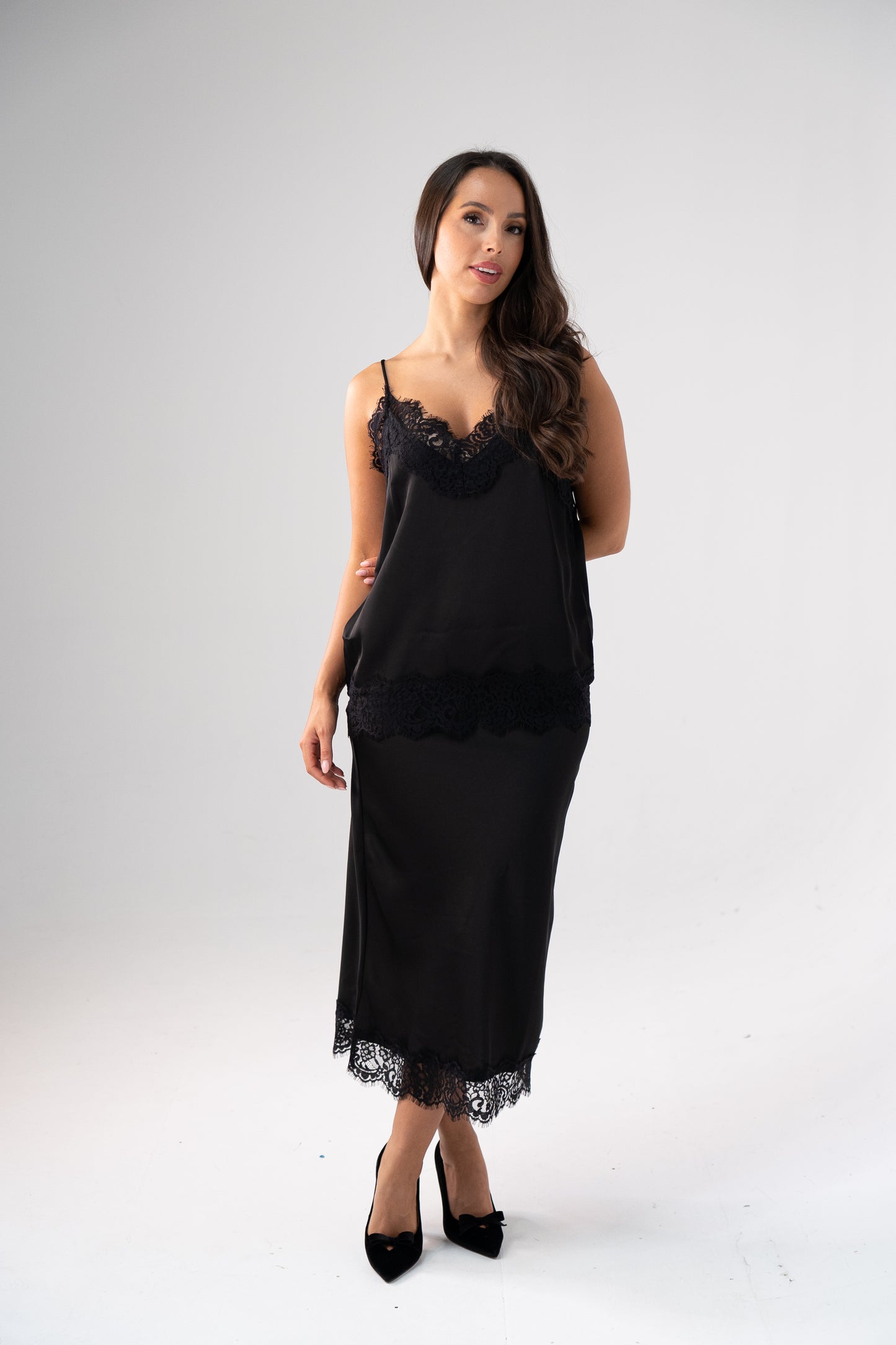 Kate Lace Trim Slip Skirt In Black