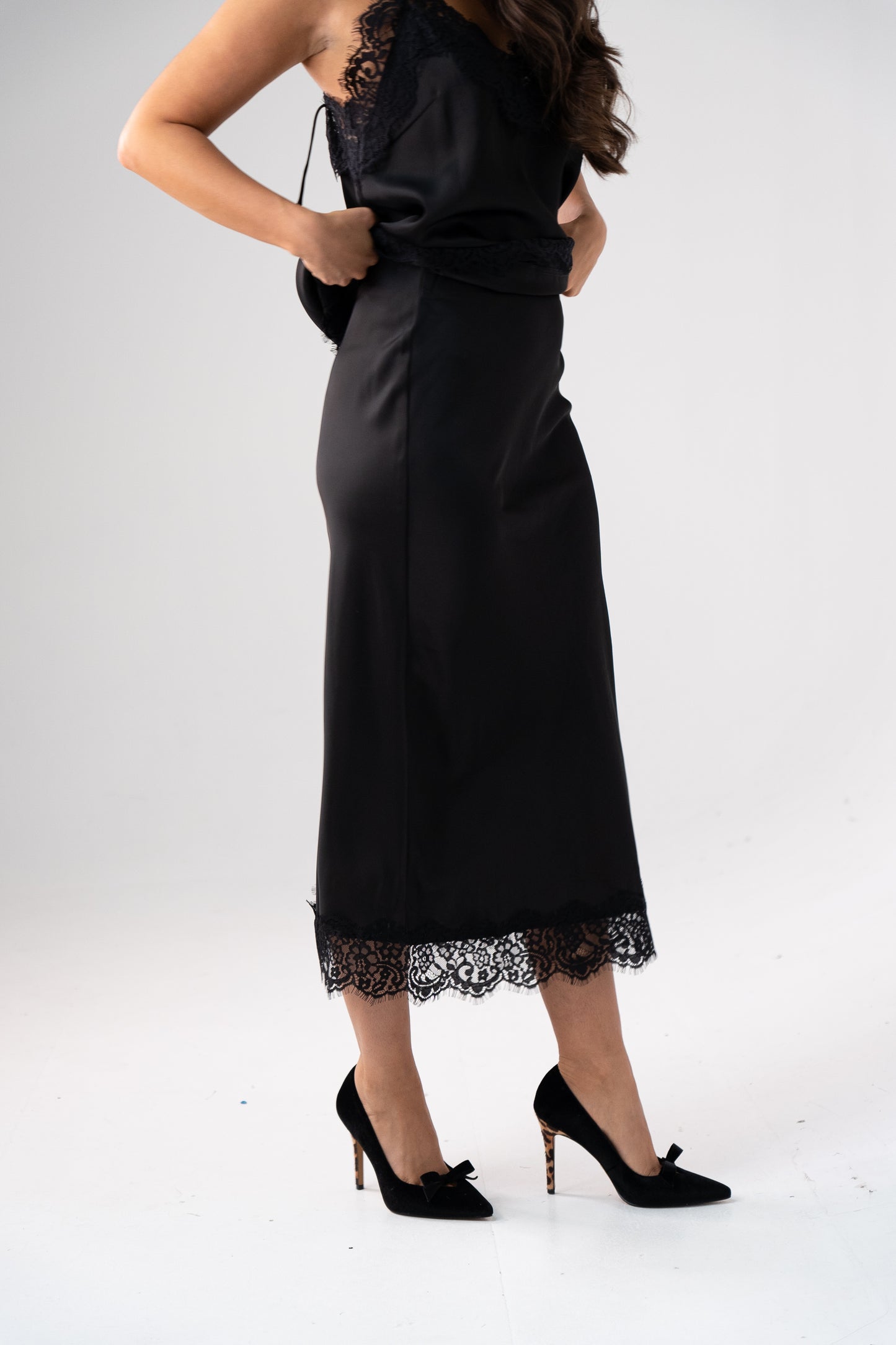 Kate Lace Trim Slip Skirt In Black