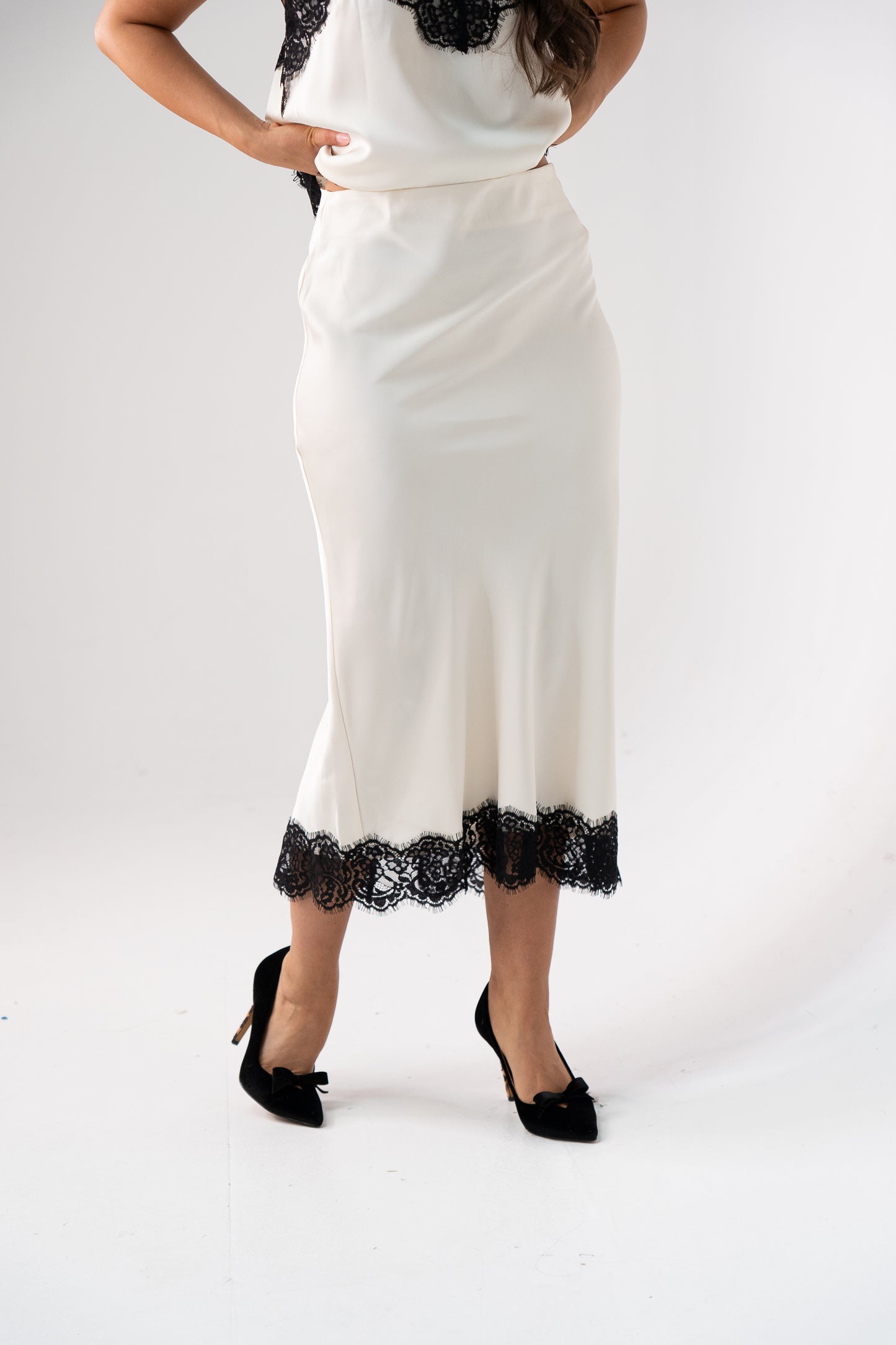 Kate Lace Trim Slip Skirt In Cream