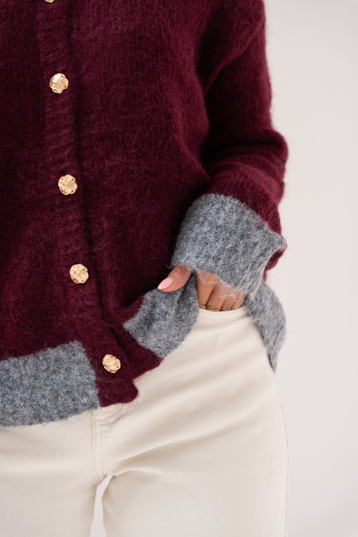 Kendra Contrast Trim Cardigan In Burgundy