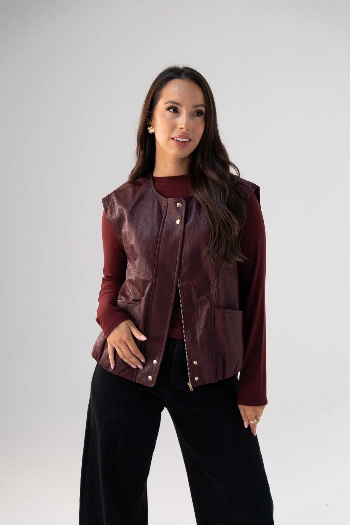 Kendra Faux Leather Sleeveless Jacket In Bordeaux