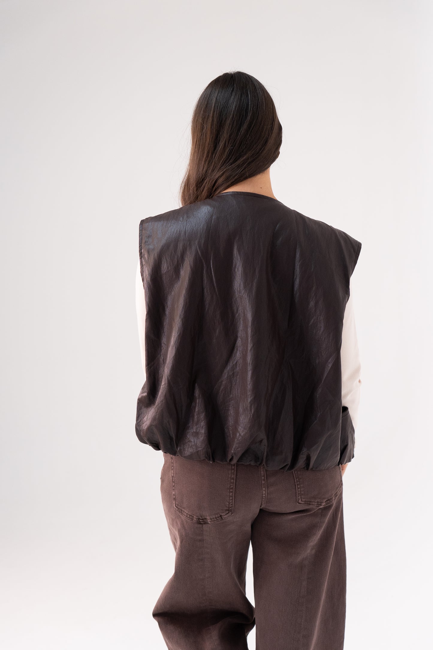 Kendra Faux Leather Sleeveless Jacket In Chocolate