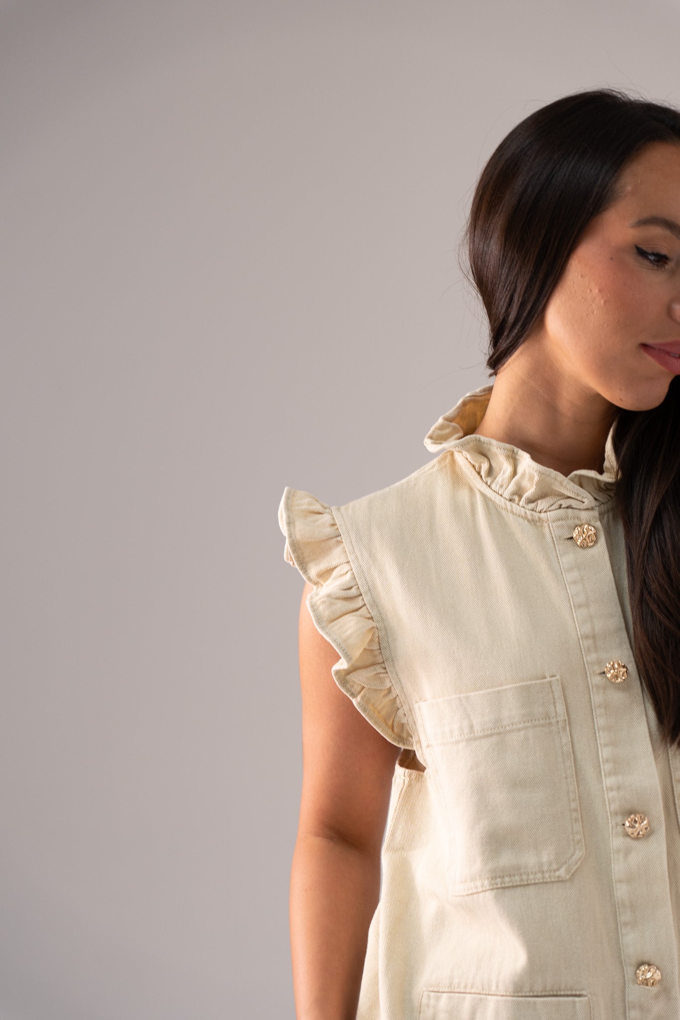 Kendra Frill Sleeve Denim Waistcoat In Beige