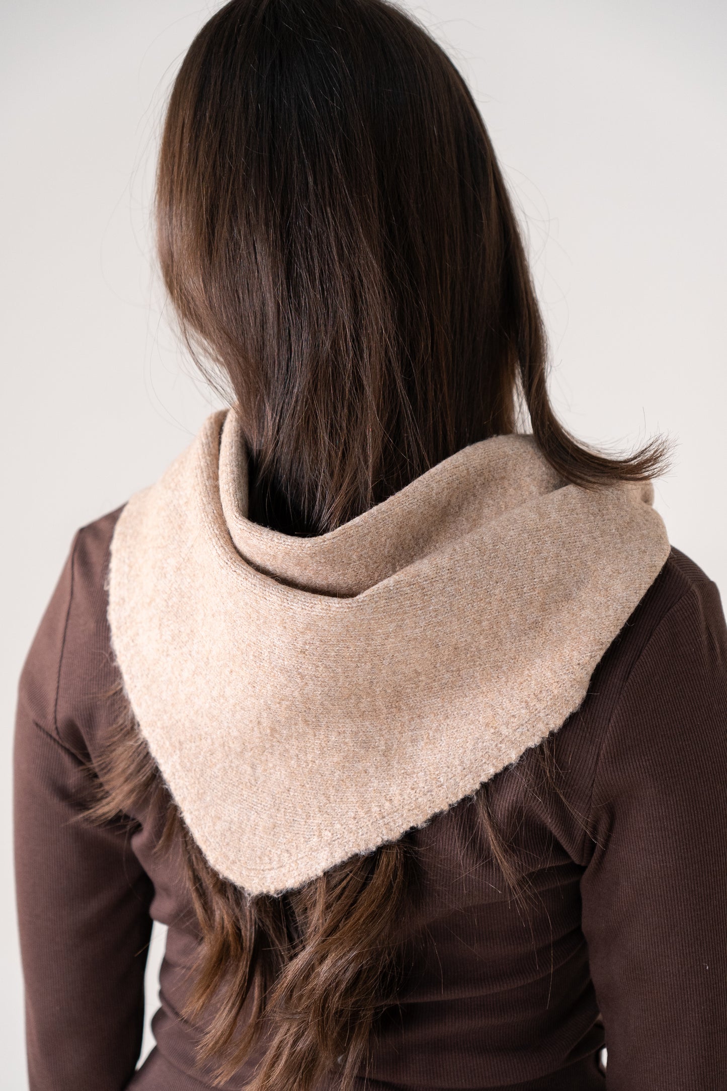 Kendra Knit Neck Scarf In Taupe