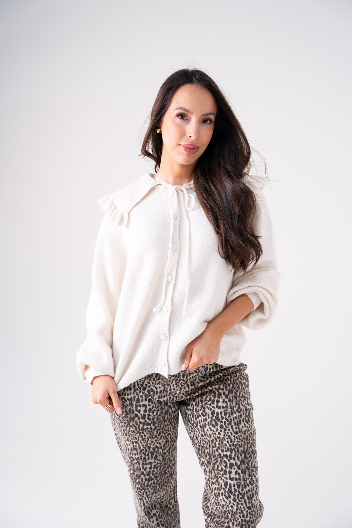 Kendra Oversize Collar Cardigan In Cream